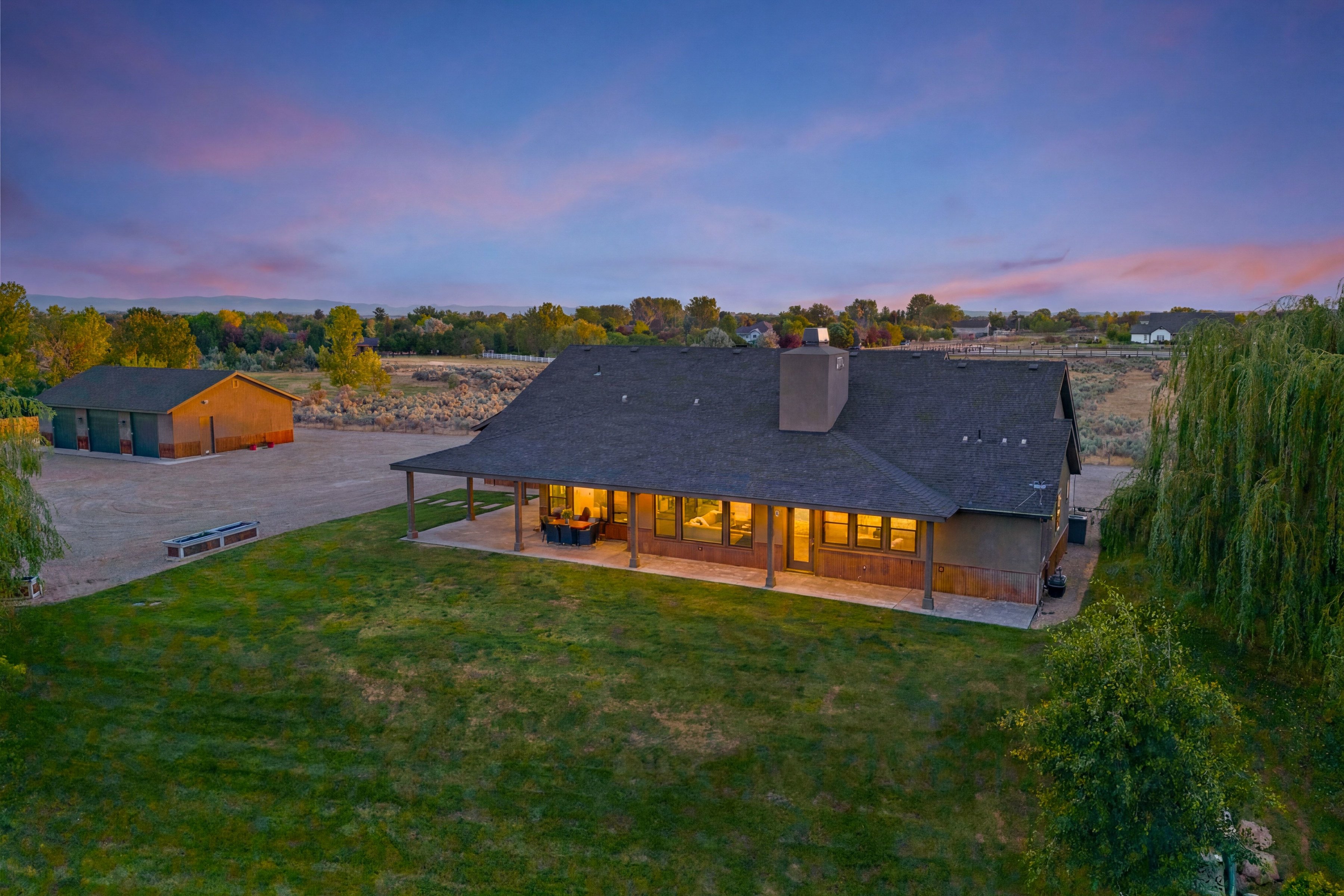  Ranch Living with Mountain View - 物件實景