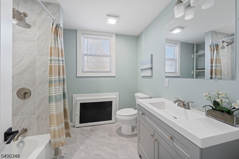 Bloomfield Twp., New Jersey, 07003, United States, 6 Bedrooms Bedrooms, ,3 BathroomsBathrooms,Residential,For Sale,2003277