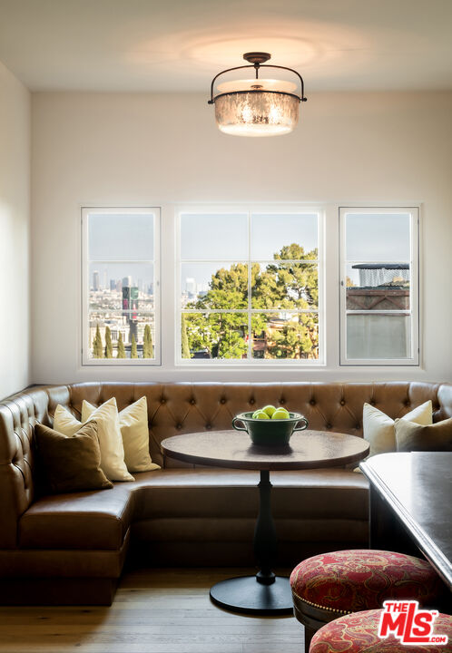 Los Angeles, California, 90068, United States, 4 Bedrooms Bedrooms, ,5 BathroomsBathrooms,Residential,For Sale,1910908
