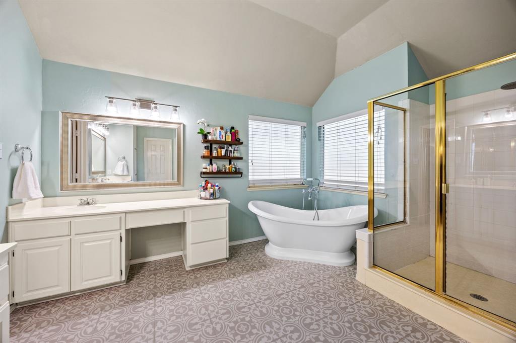 Carrollton, Texas, 75007, United States, 4 Bedrooms Bedrooms, ,3 BathroomsBathrooms,Residential,For Sale,1970362