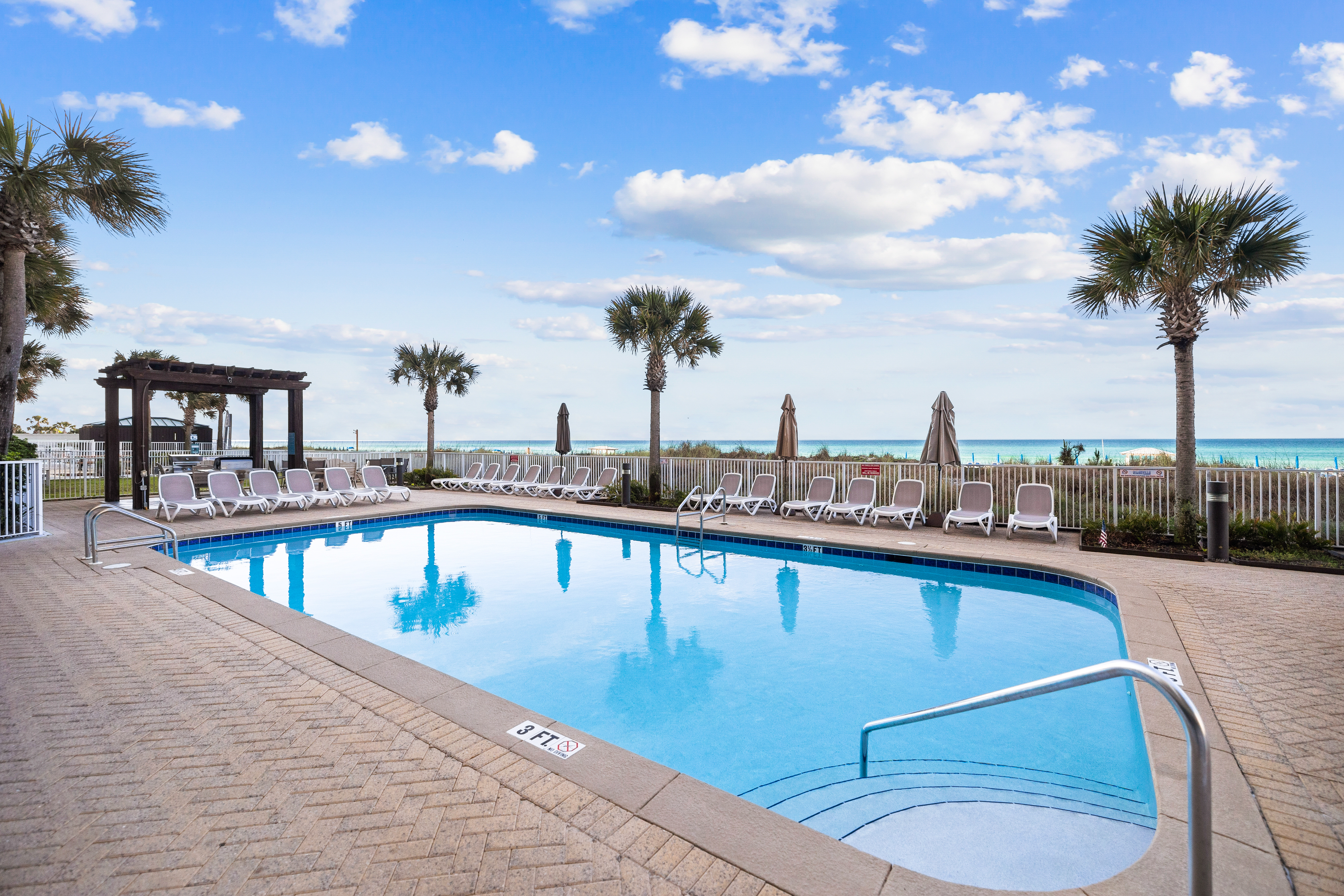  Fully Reimagined Gulf-Front Retreat with Private Oversized Balcony - 物件實景