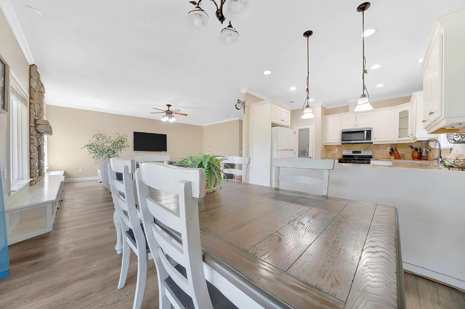 Valley Springs, California, 95252, United States, 3 Bedrooms Bedrooms, ,2 BathroomsBathrooms,Residential,For Sale,1879867