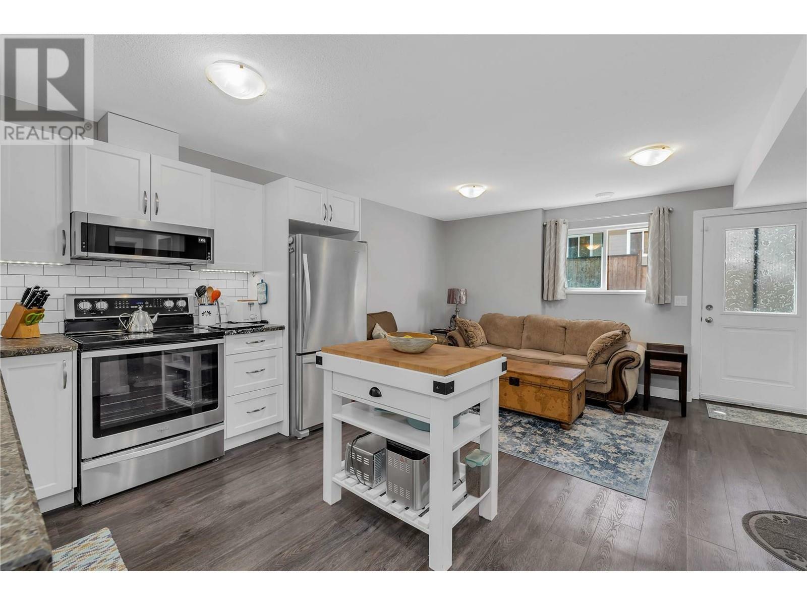 KELOWNA, British Columbia, V1Z 3W6, CA, 5 Bedrooms Bedrooms, ,3 BathroomsBathrooms,Residential,For Sale,1838987