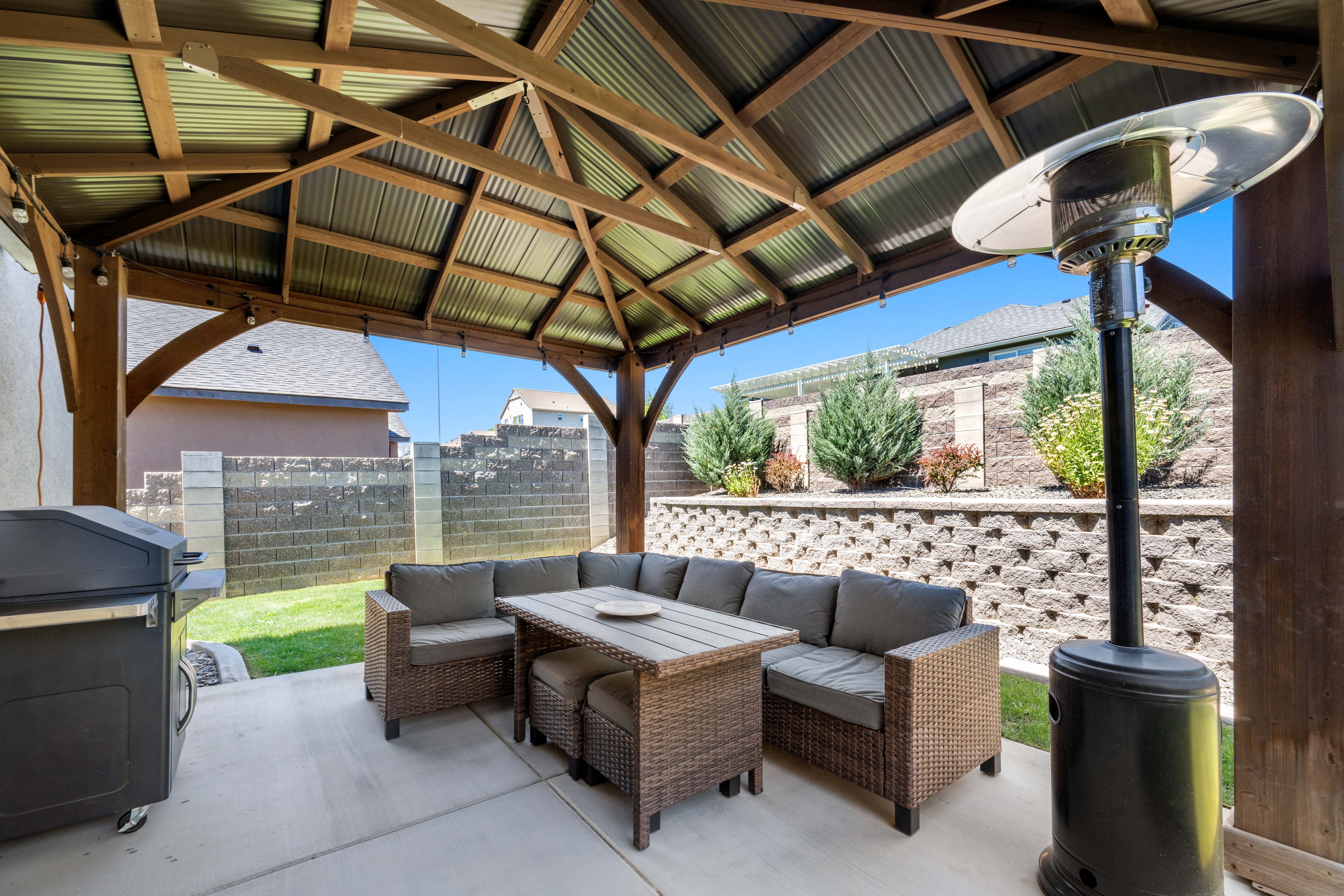  Immaculate Home Private Back yard, Bonus Room - 物件實景