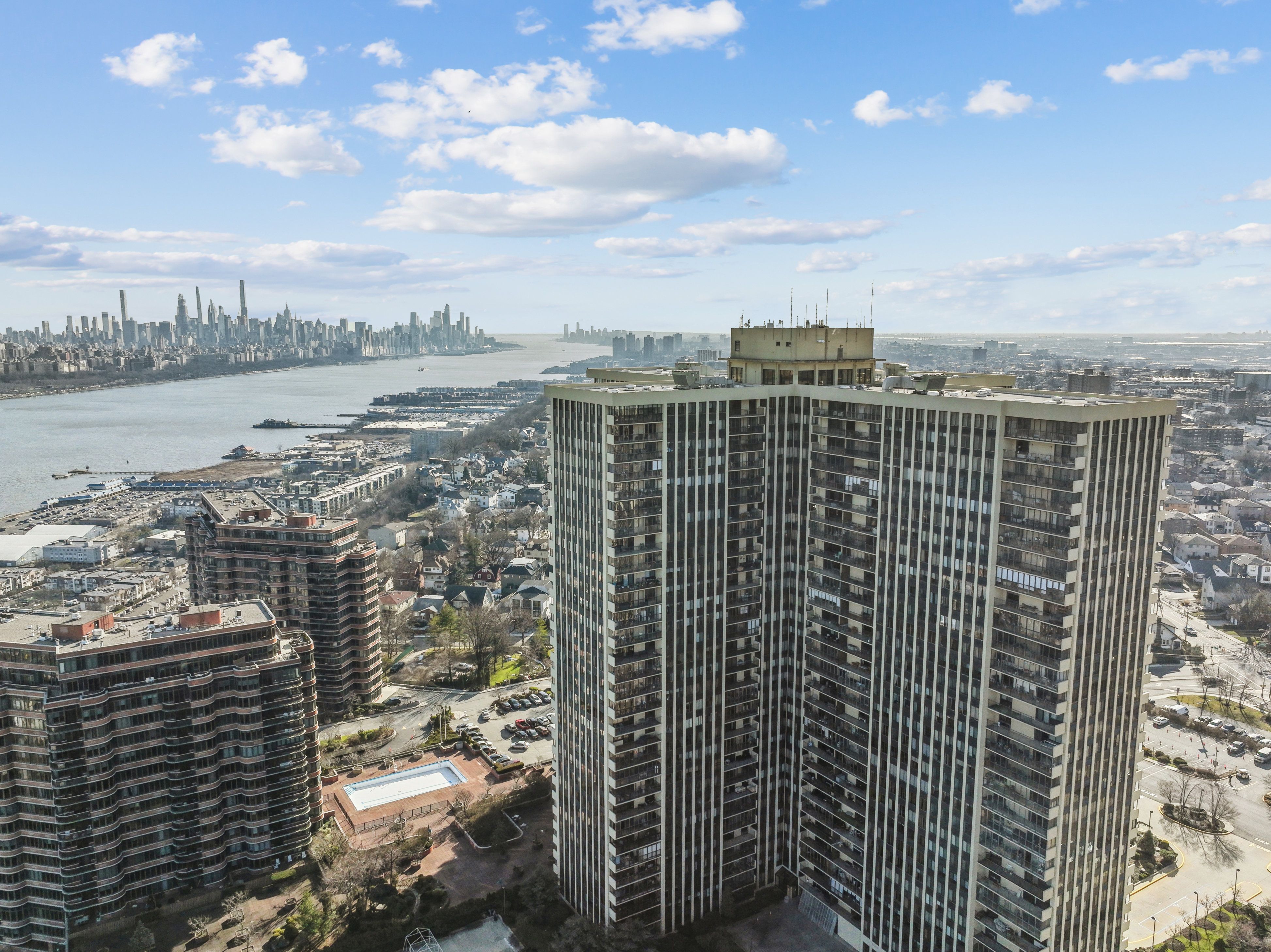  300 Winston Drive, Cliffside Park, NJ 07010 - 物件實景