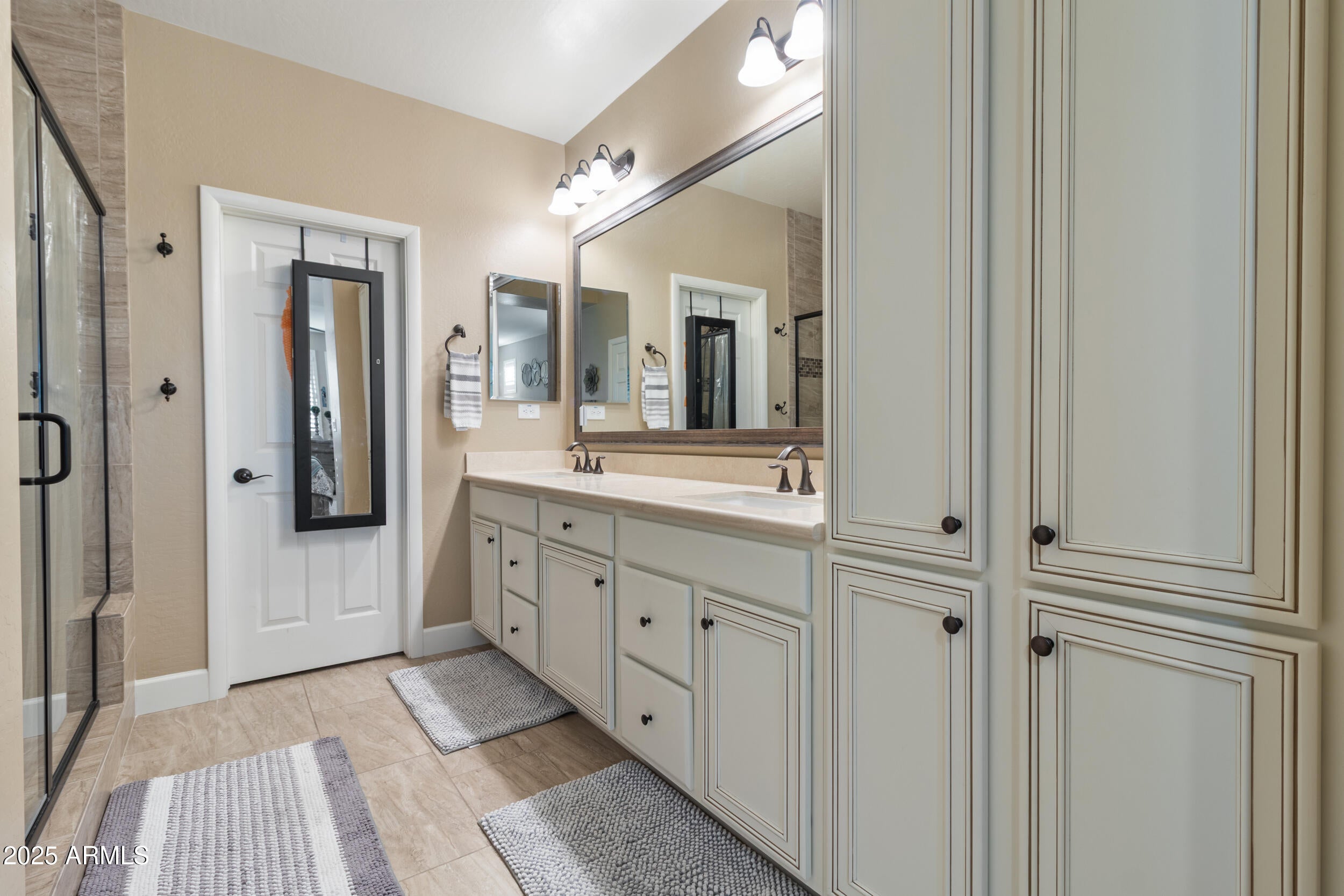 Wickenburg, Arizona, 85390, United States, 2 Bedrooms Bedrooms, ,3 BathroomsBathrooms,Residential,For Sale,2006351