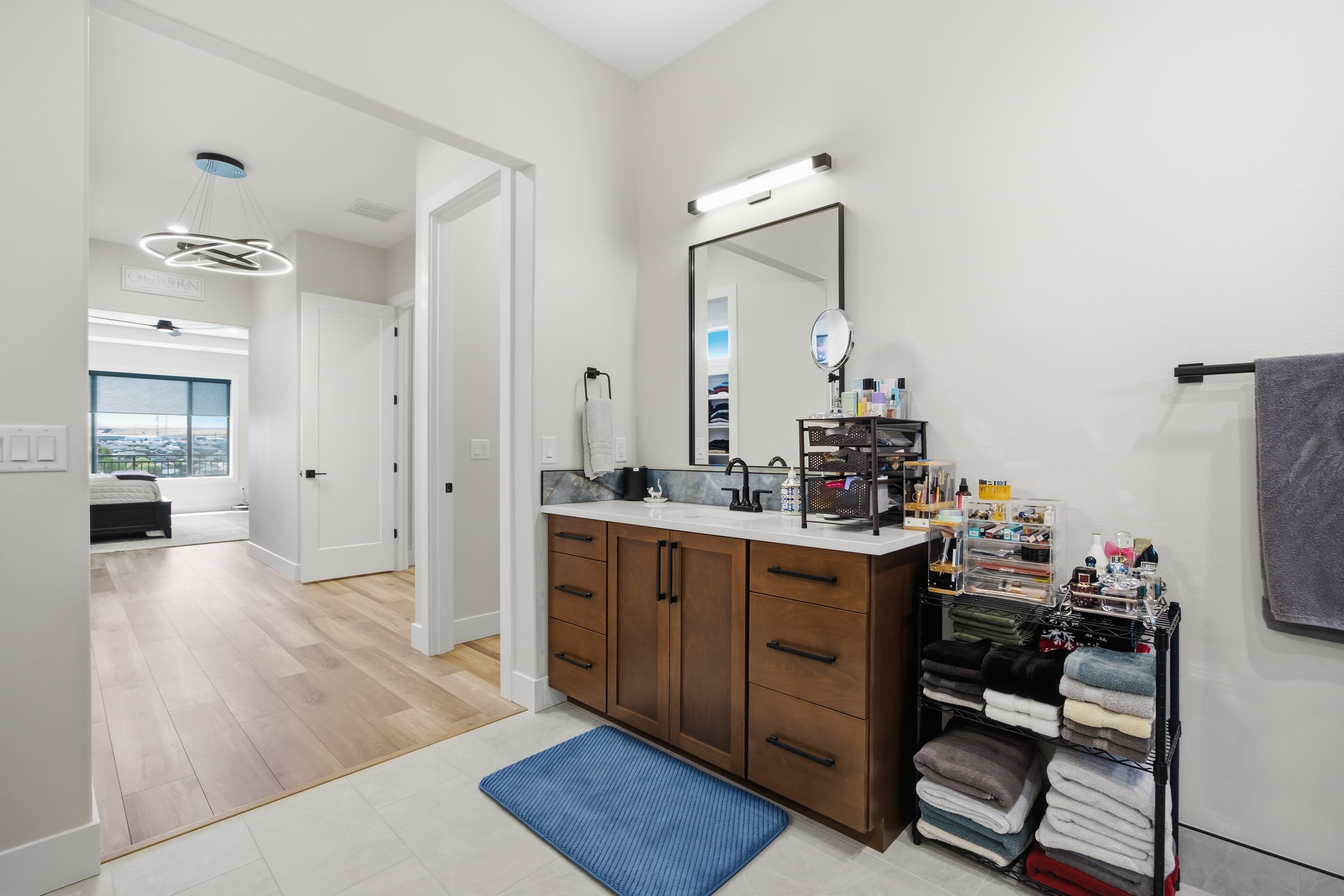 Discover This Stunning Resale Prodigy Homes Aria Basement Model - 物件實景