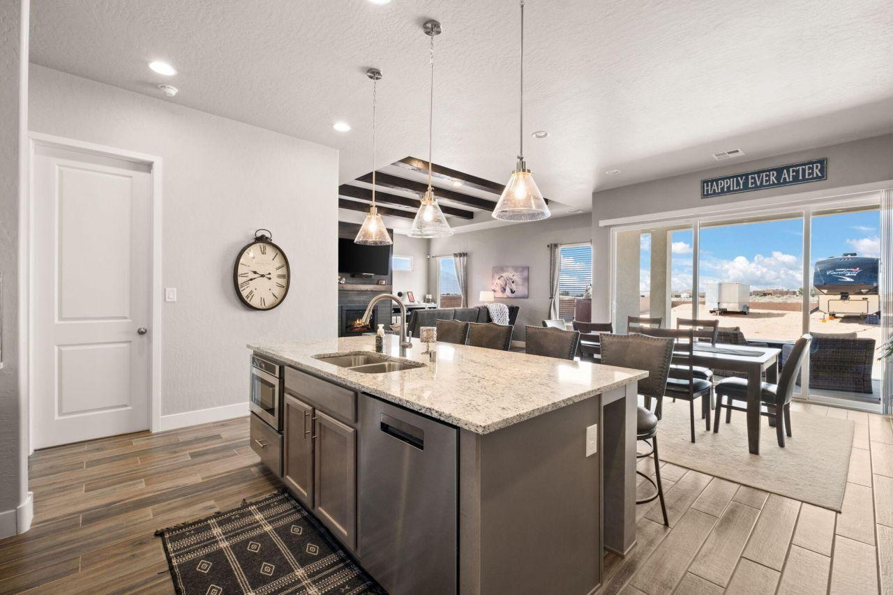 Rio Rancho, New Mexico, 87144, United States, 4 Bedrooms Bedrooms, ,3 BathroomsBathrooms,Residential,For Sale,1868478
