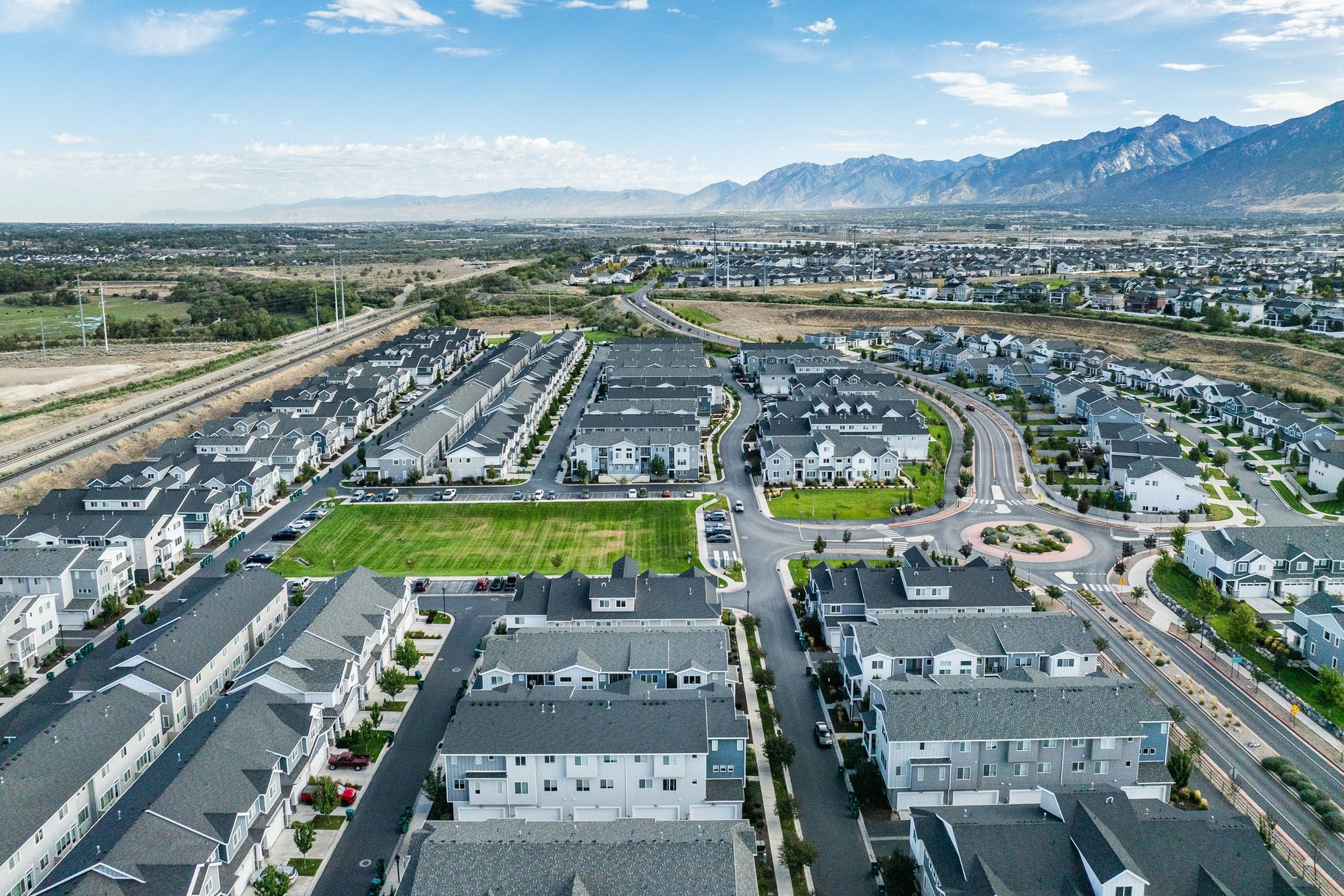  Clean and Updated End Unit Townhome - 物件實景