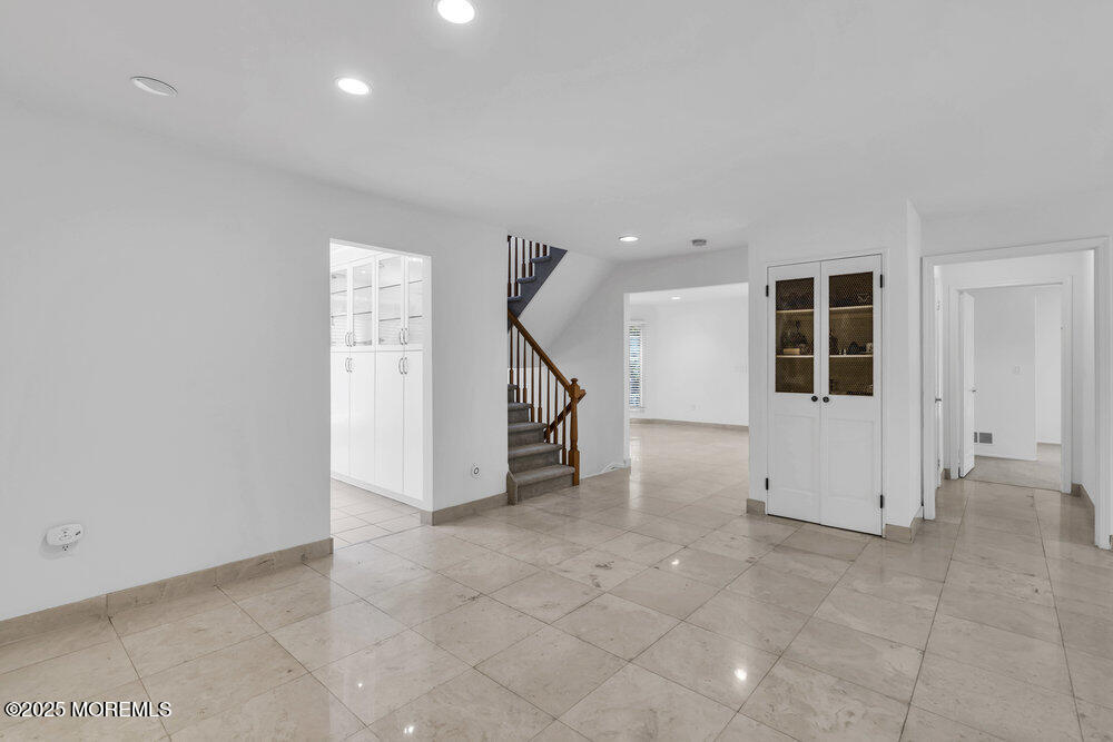 Red Bank, New Jersey, 07701, United States, 3 Bedrooms Bedrooms, ,5 BathroomsBathrooms,Residential,For Sale,1938827
