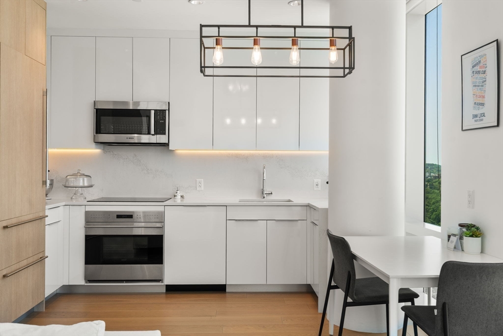 Boston, Massachusetts, 02215, United States, 1 Bedroom Bedrooms, ,1 BathroomBathrooms,Residential,For Sale,1938764