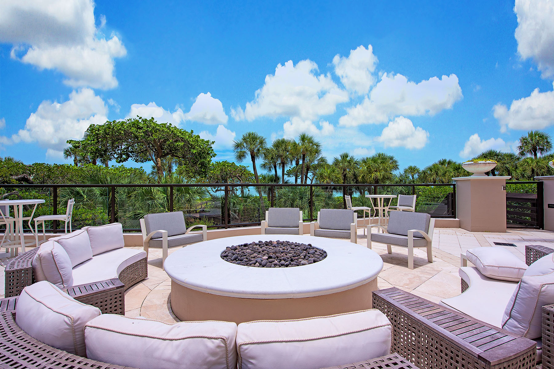  PELICAN BAY - REMINGTON AT BAY COLONY - 物件實景