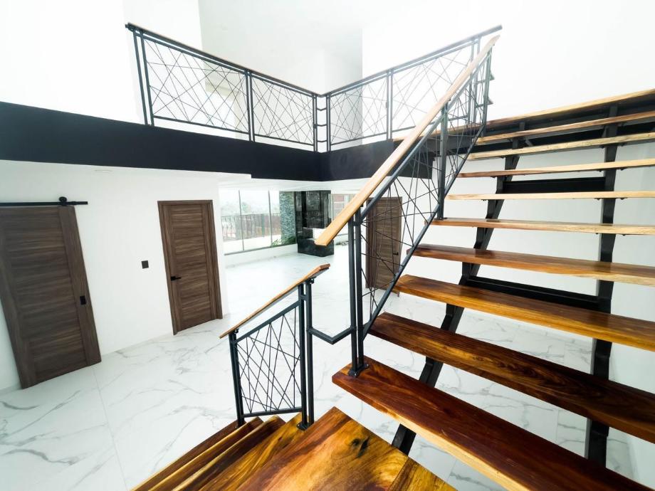 Naucalpan de Juárez, Estado de méxico, 53126, Mexico, 4 Bedrooms Bedrooms, ,5 BathroomsBathrooms,Residential,For Sale,1968961