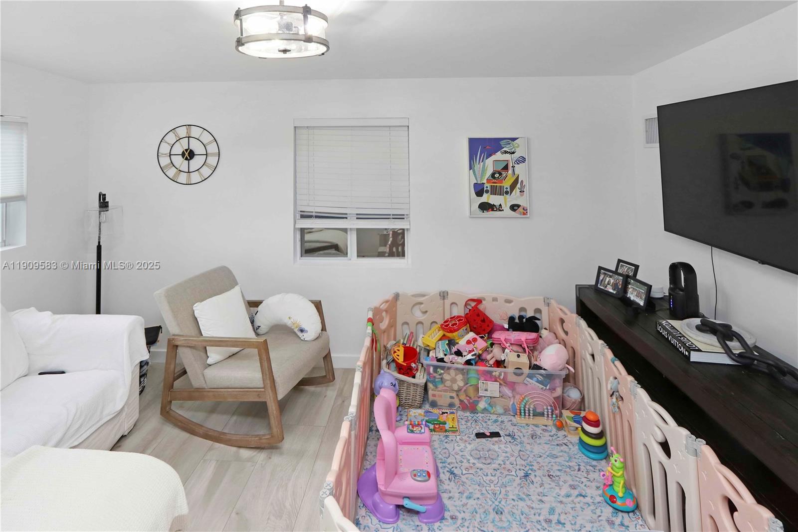 Miami, Florida, 33155, United States, 4 Bedrooms Bedrooms, ,4 BathroomsBathrooms,Residential,For Sale,1987905