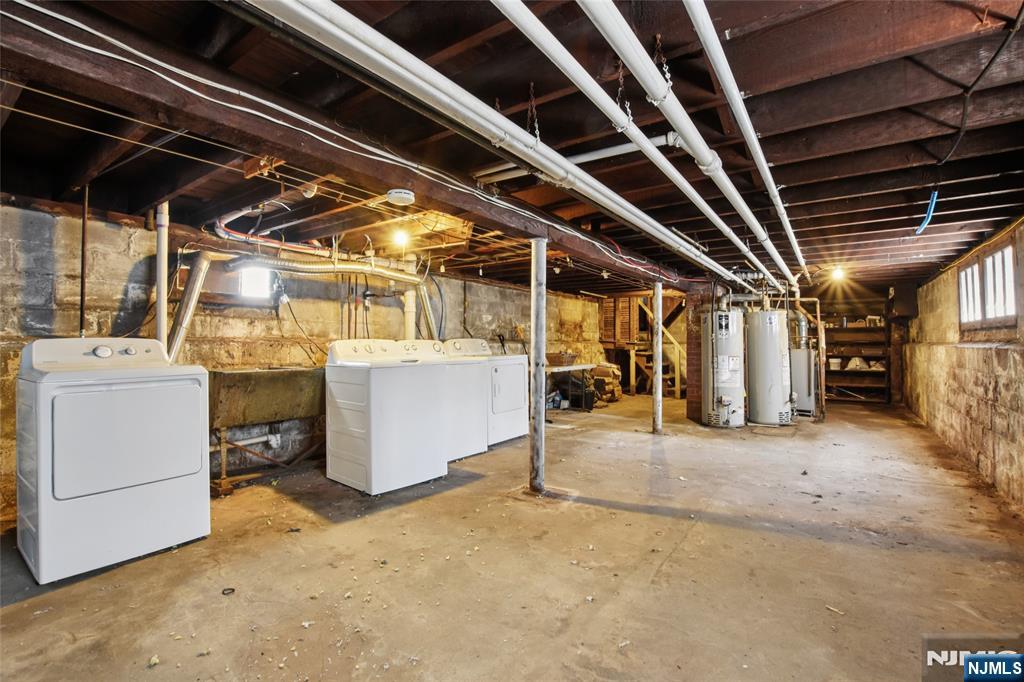 Bloomfield, New Jersey, 07003, United States, 4 Bedrooms Bedrooms, ,2 BathroomsBathrooms,Residential,For Sale,1897617