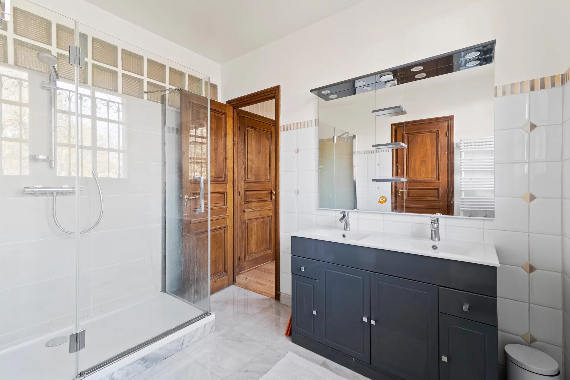 Le Vésinet, Île-de-France, 78110, FR, 9 Bedrooms Bedrooms, ,6 BathroomsBathrooms,Residential,For Sale,1994556