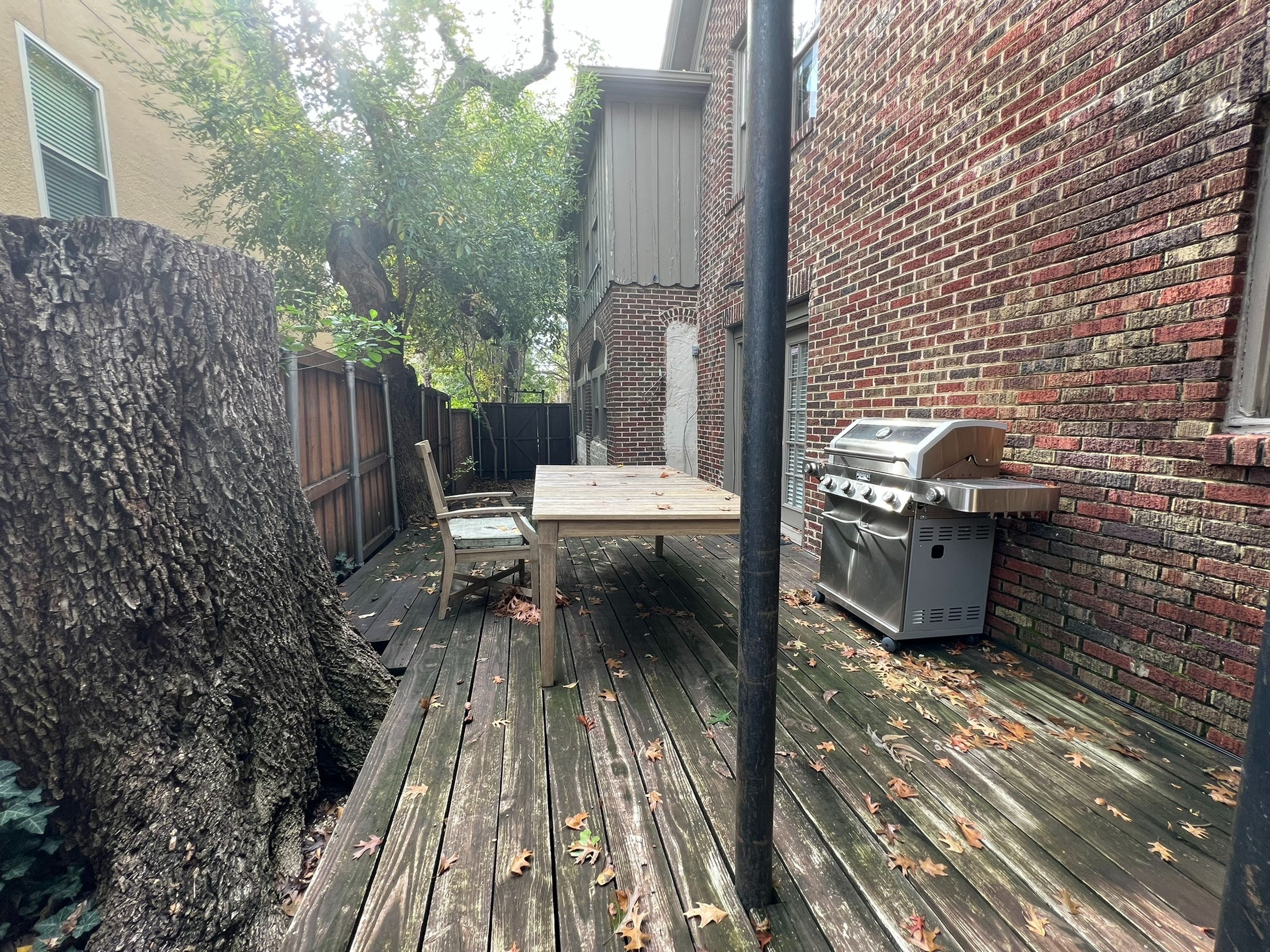  Timeless Tudor Duplex Just Steps from the Highland Park Lifestyle - 物件實景