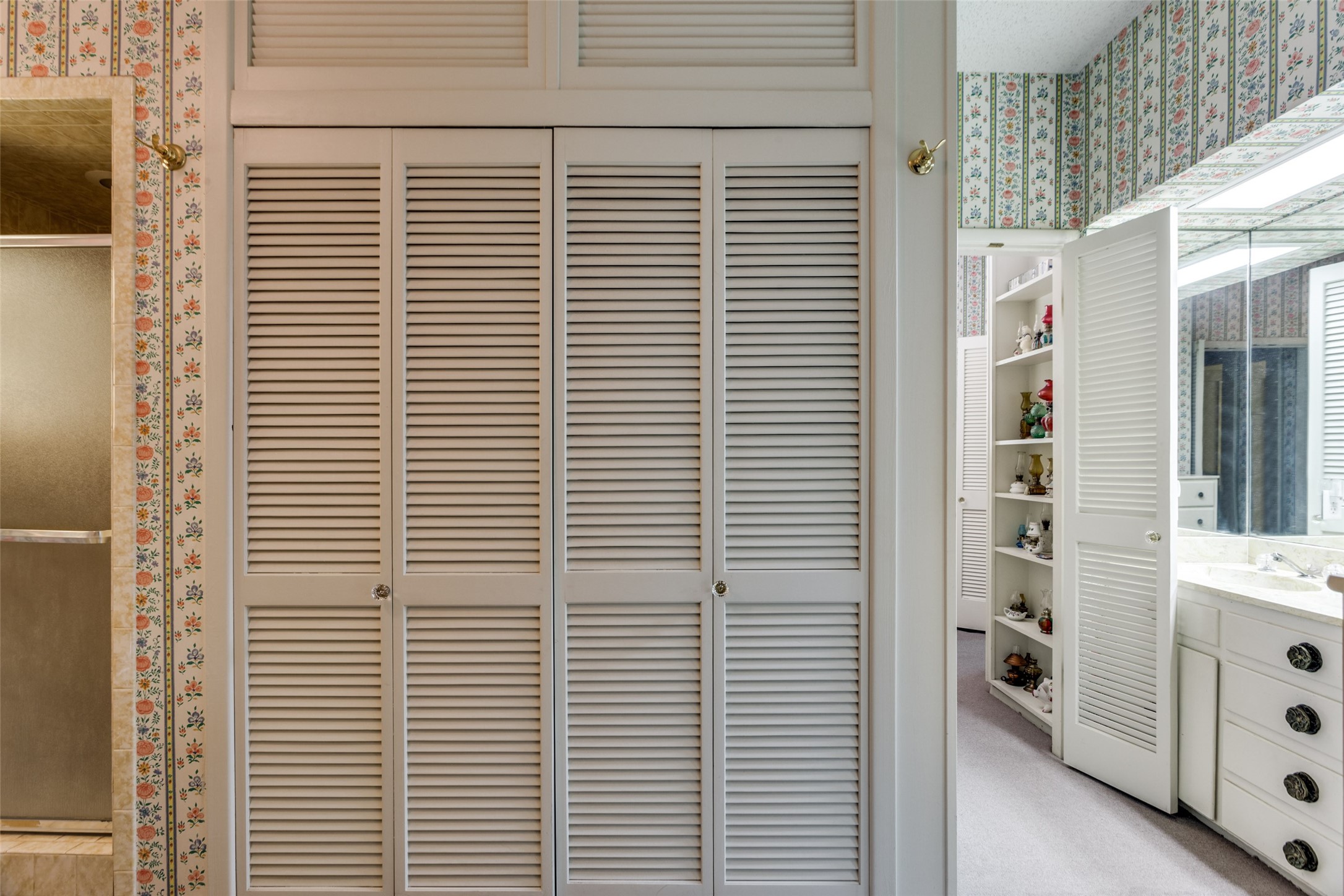 Fort Worth, Texas, 76110, United States, 4 Bedrooms Bedrooms, ,3 BathroomsBathrooms,Residential,For Sale,1940133