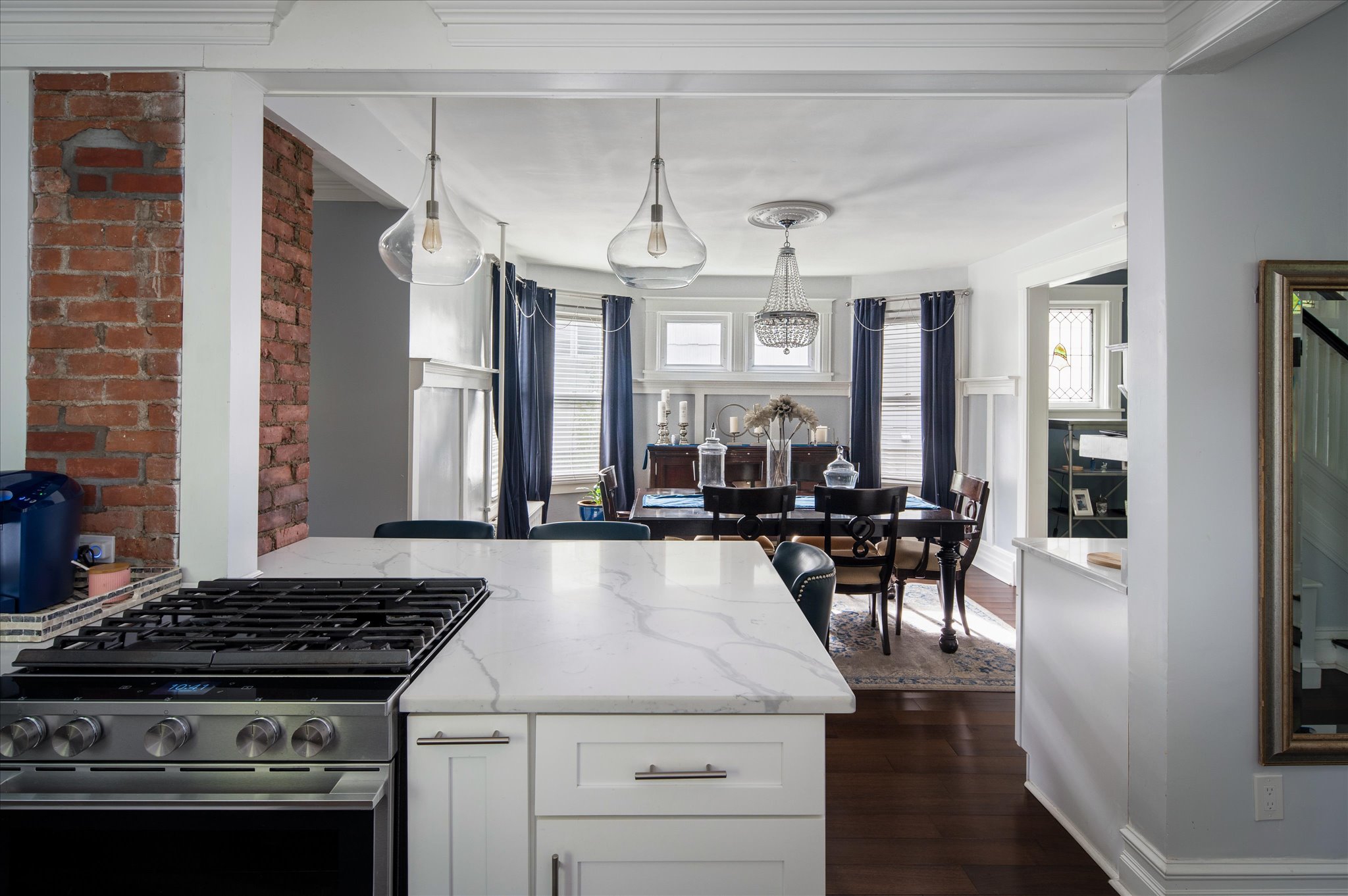  737 Bradley Street - 物件實景