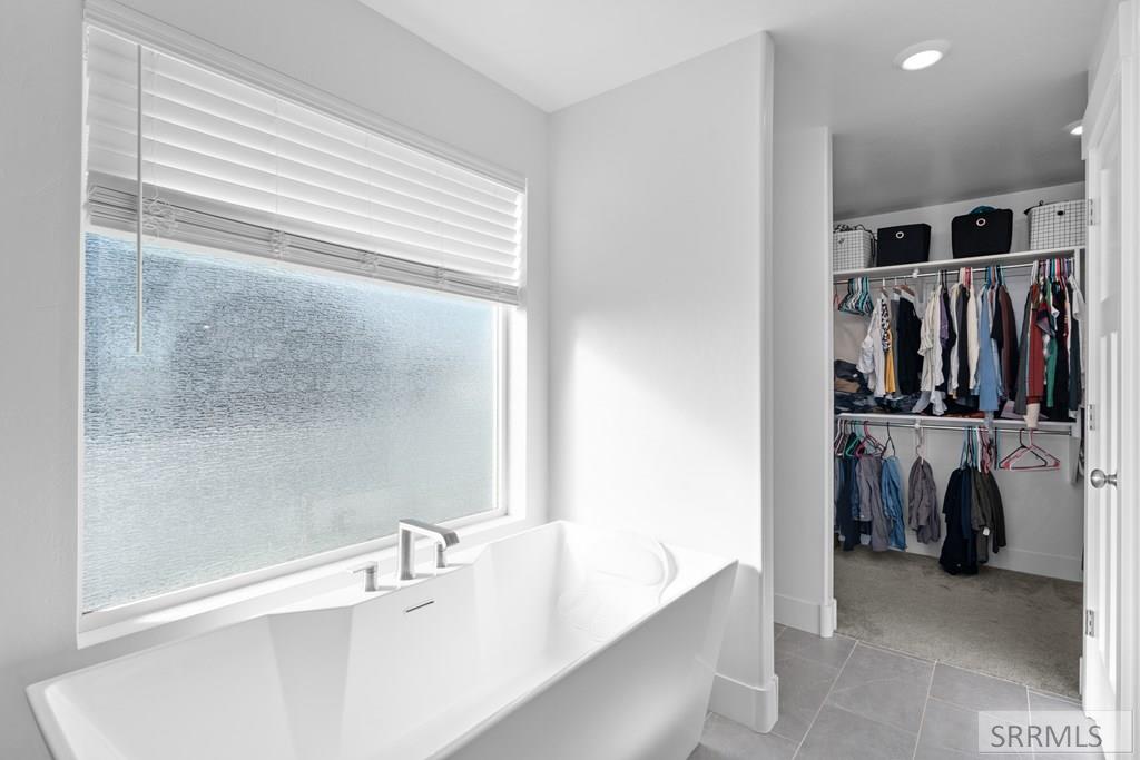 IDAHO FALLS, Idaho, 83401, United States, 4 Bedrooms Bedrooms, ,3 BathroomsBathrooms,Residential,For Sale,2013508