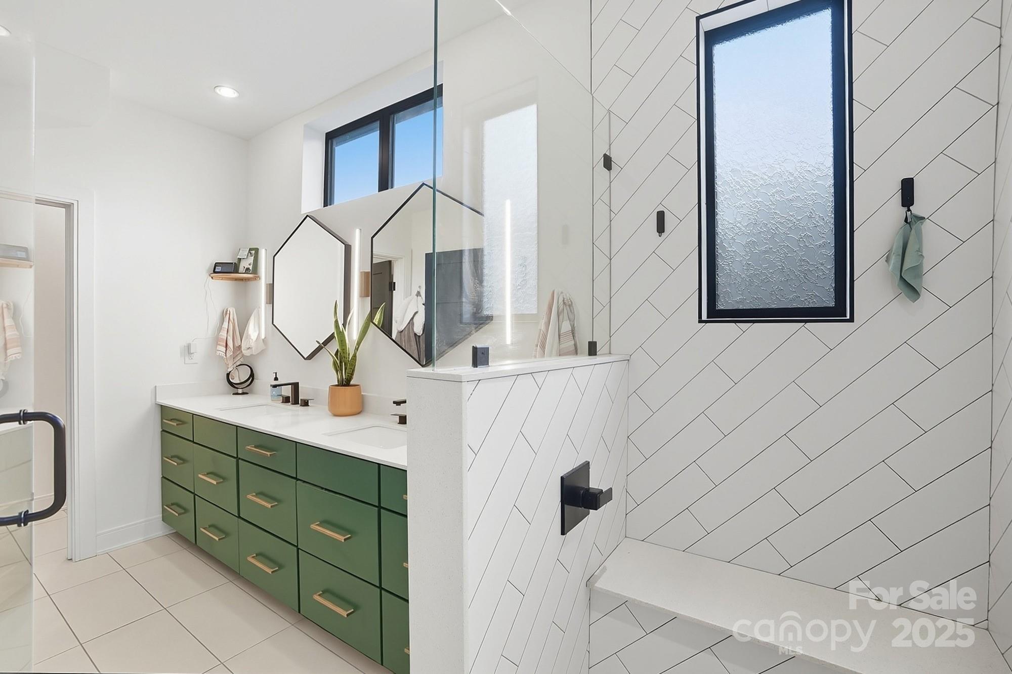 Charlotte, North Carolina, 28205, United States, 2 Bedrooms Bedrooms, ,3 BathroomsBathrooms,Residential,For Sale,1956240