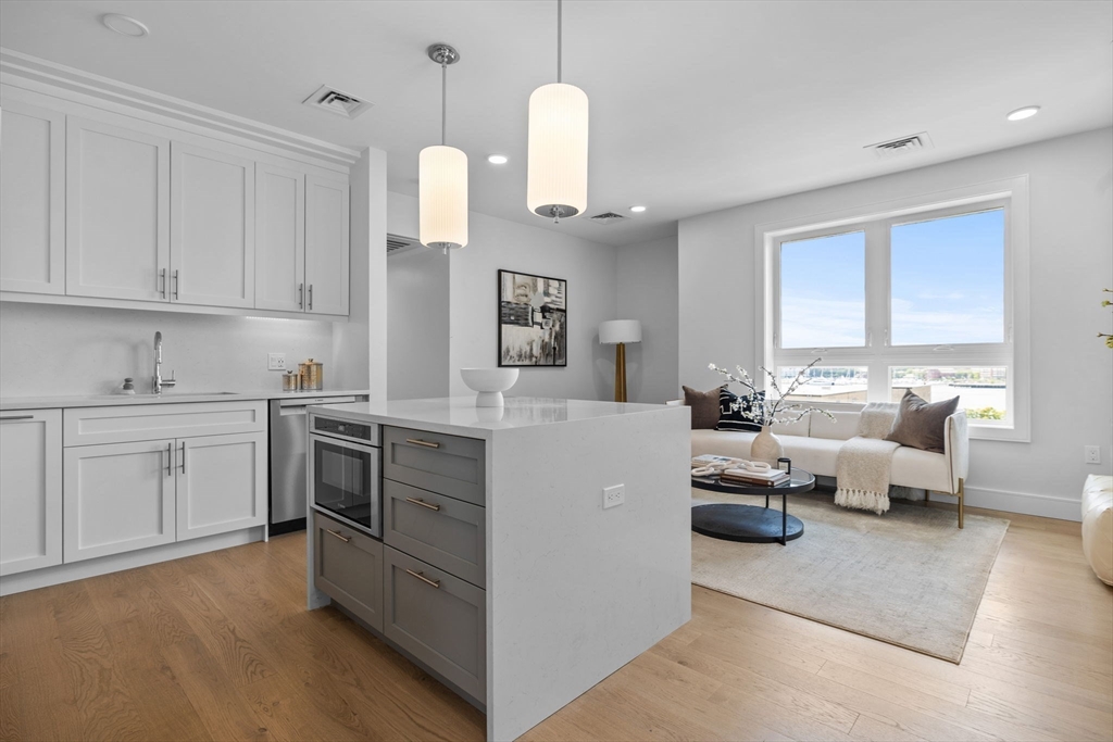 Boston, Massachusetts, 02128, United States, 2 Bedrooms Bedrooms, ,2 BathroomsBathrooms,Residential,For Sale,1905792