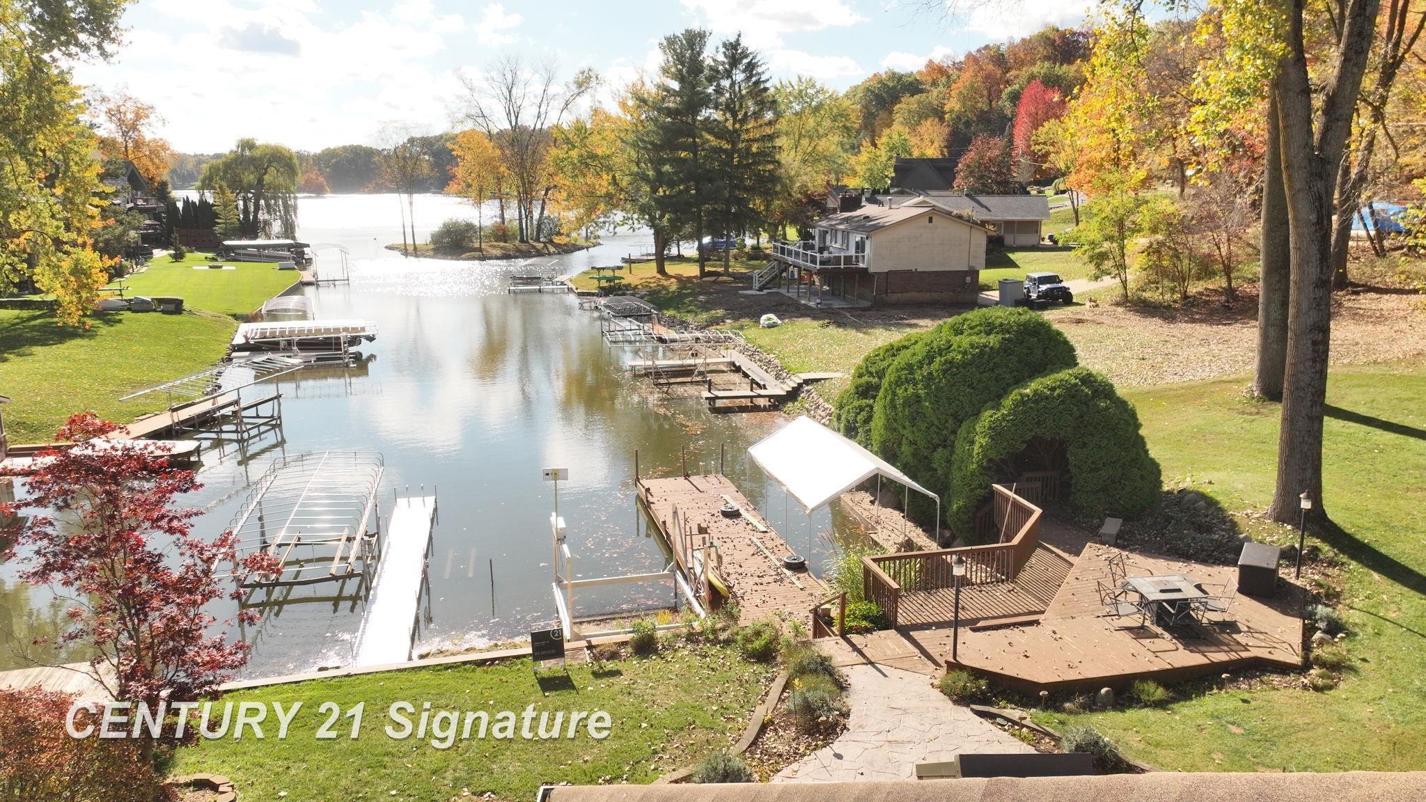 Fenton, Michigan, 48430, United States, 6 Bedrooms Bedrooms, ,4 BathroomsBathrooms,Residential,For Sale,1976063