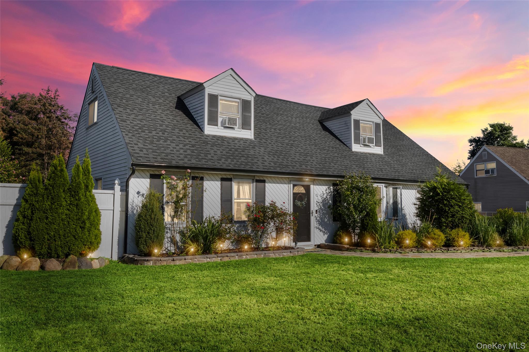 Farmingville, New York, 11738, United States, 4 Bedrooms Bedrooms, ,2 BathroomsBathrooms,Residential,For Sale,1928203