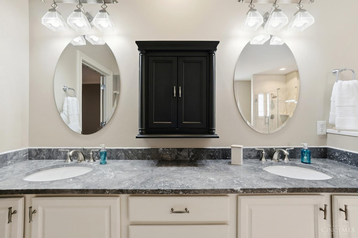 Hamilton Twp, Ohio, 45039, United States, 3 Bedrooms Bedrooms, ,3 BathroomsBathrooms,Residential,For Sale,1987530