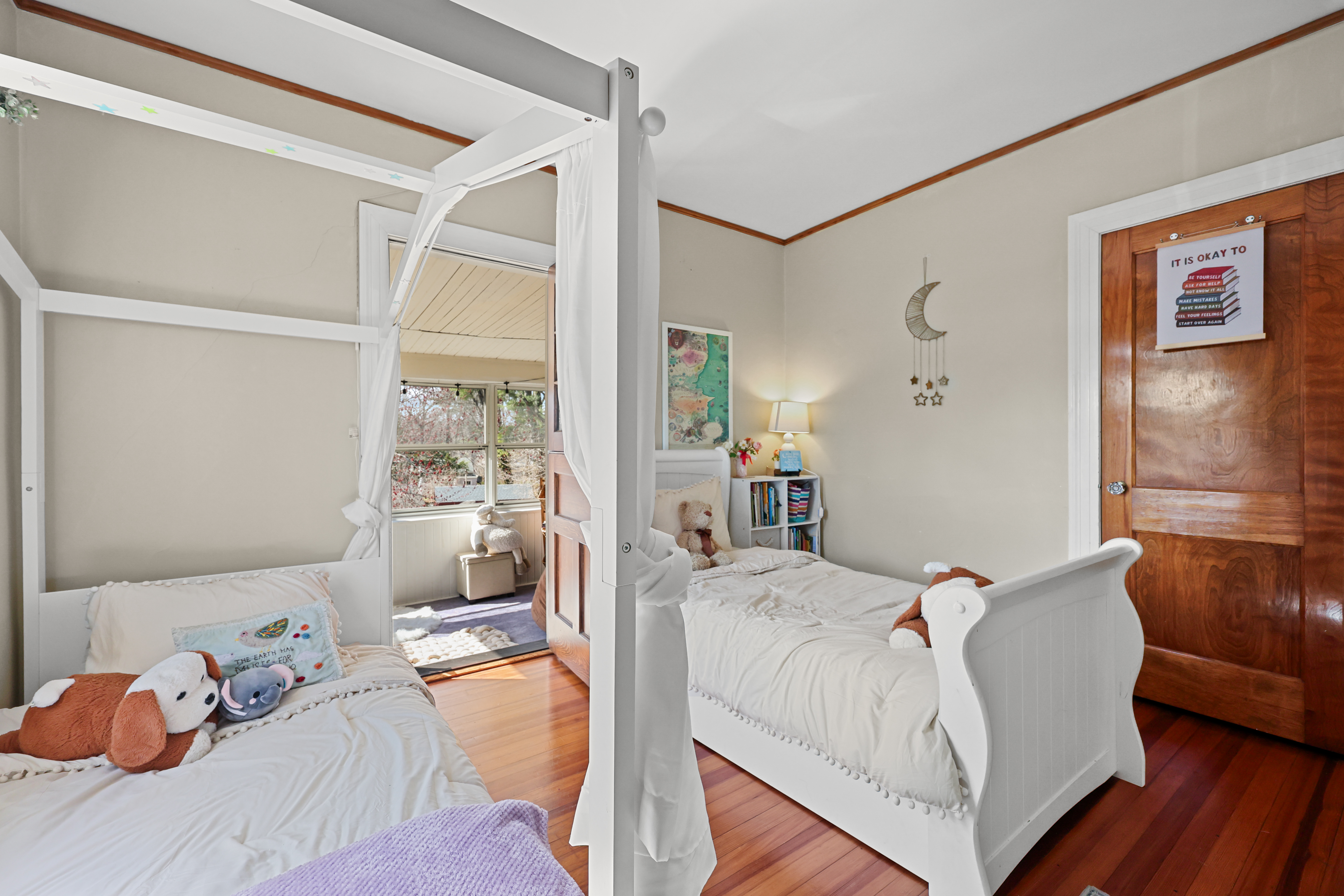  1720 Whitney Avenue - 物件實景