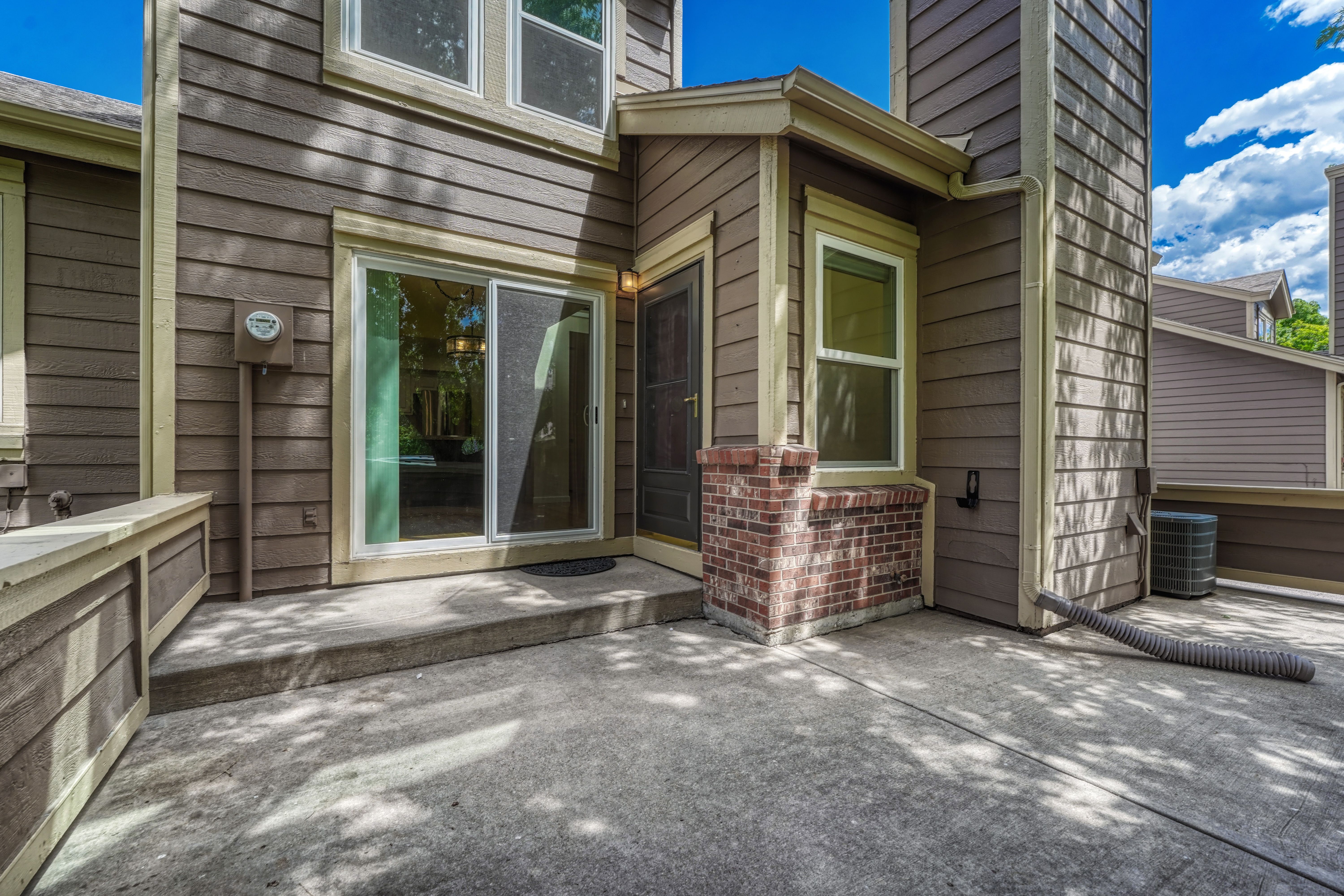  Rockrimmon Townhome with Trail Access & Private Patio - 物件實景