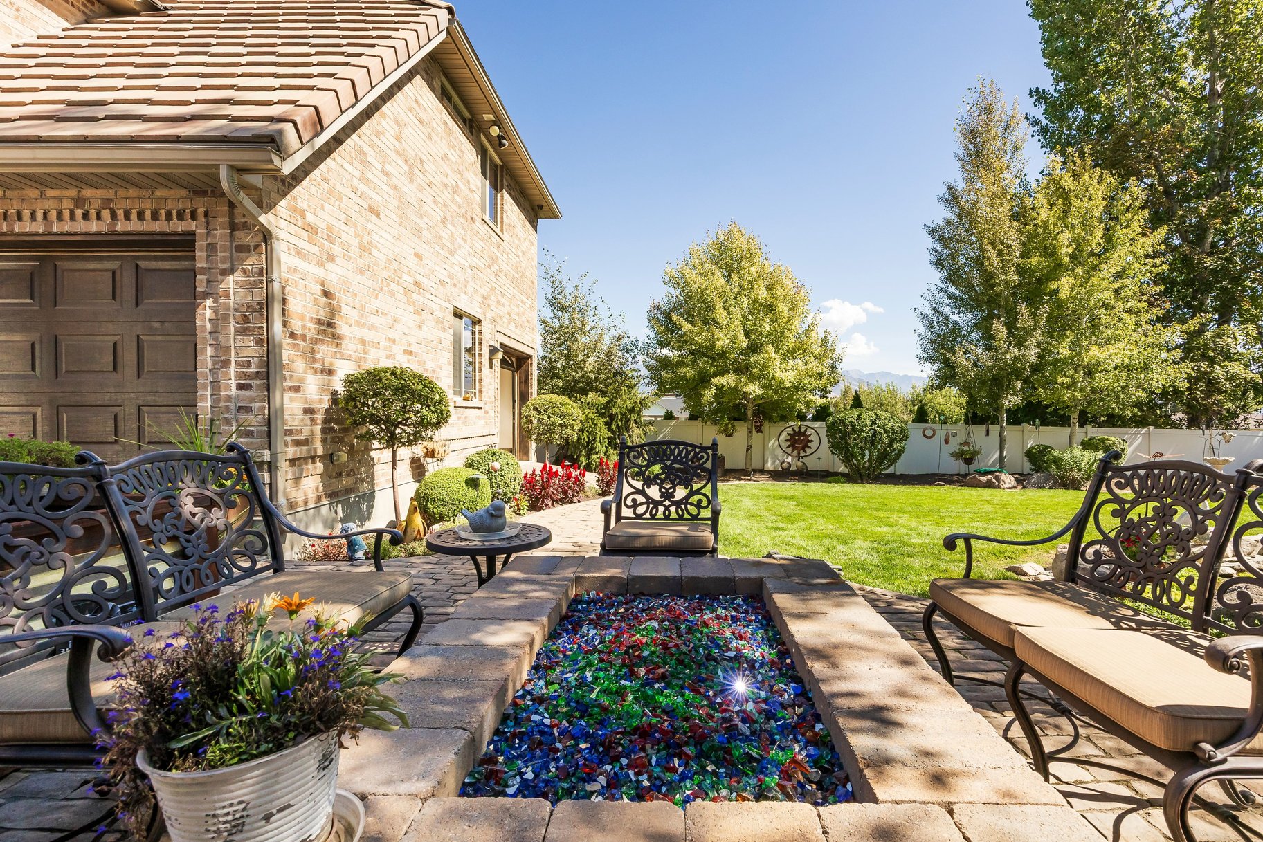  Custom South Jordan Rambler with Koi Pond, RV Parking & ADU Apartment - 物件實景