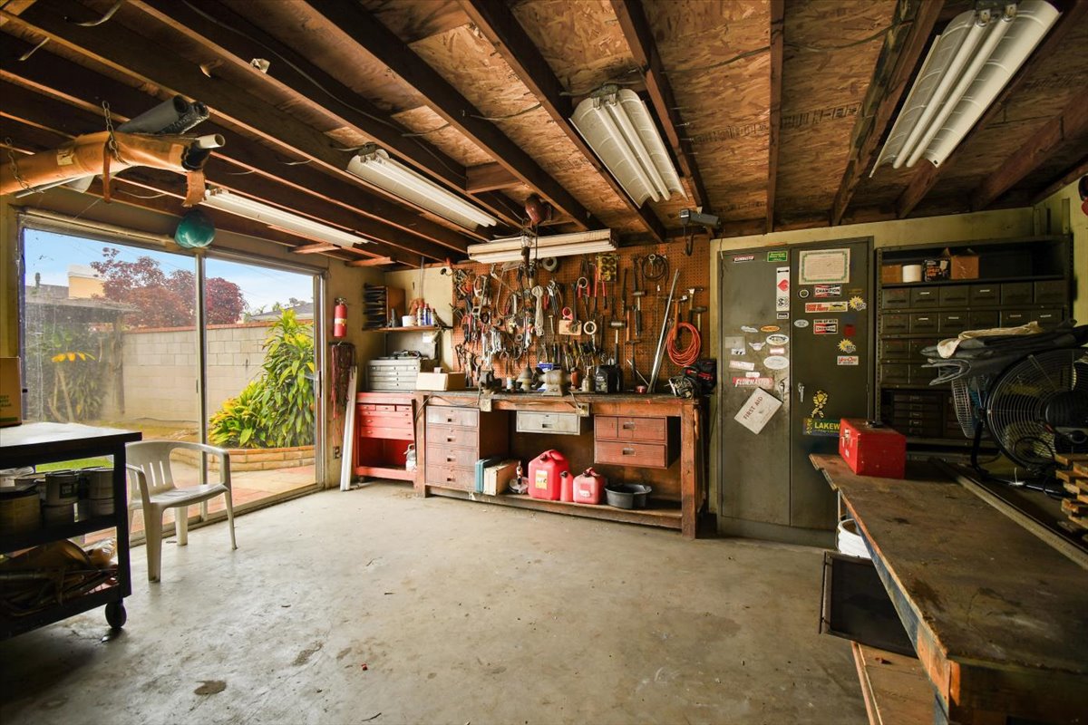 Lakewood, California, 90713, United States, 3 Bedrooms Bedrooms, ,1 BathroomBathrooms,Residential,For Sale,1927996