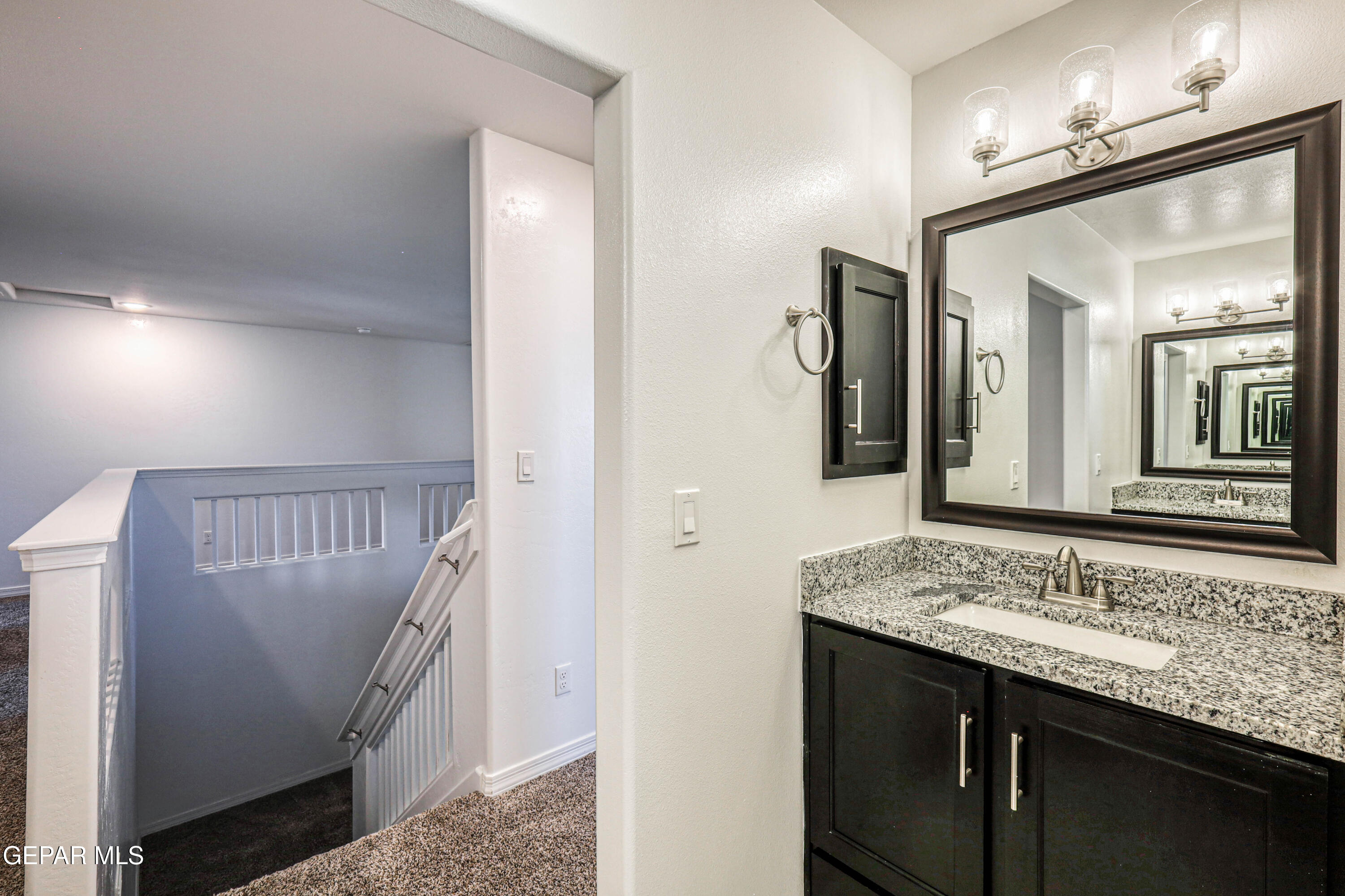 El Paso, Texas, 79911, United States, 5 Bedrooms Bedrooms, ,4 BathroomsBathrooms,Residential,For Sale,1969245