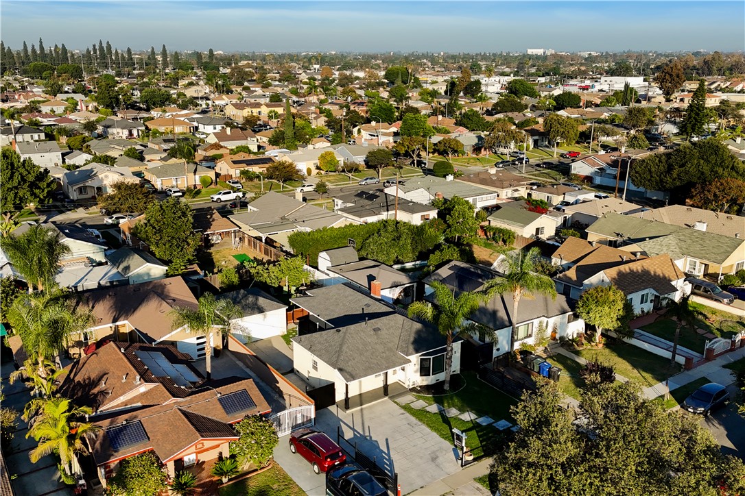 South Gate, California, 90280, United States, 3 Bedrooms Bedrooms, ,2 BathroomsBathrooms,Residential,For Sale,1974979