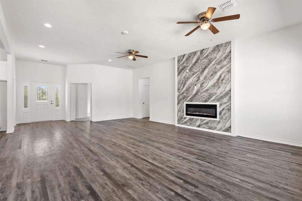 Petty, Texas, 75470, United States, 4 Bedrooms Bedrooms, ,4 BathroomsBathrooms,Residential,For Sale,1921073