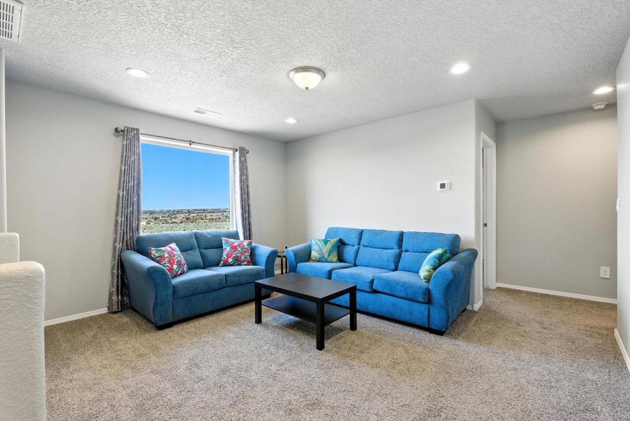 Rio Rancho, New Mexico, 87124, United States, 4 Bedrooms Bedrooms, ,3 BathroomsBathrooms,Residential,For Sale,1868349