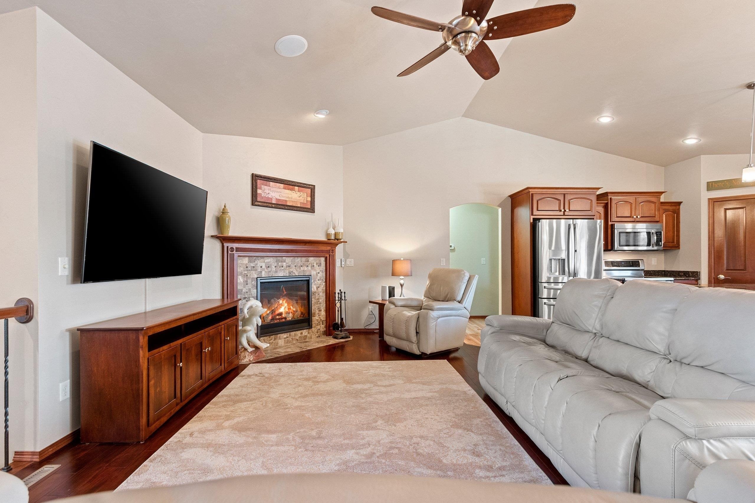 DE PERE, Wisconsin, 54115, United States, 5 Bedrooms Bedrooms, ,4 BathroomsBathrooms,Residential,For Sale,2048678