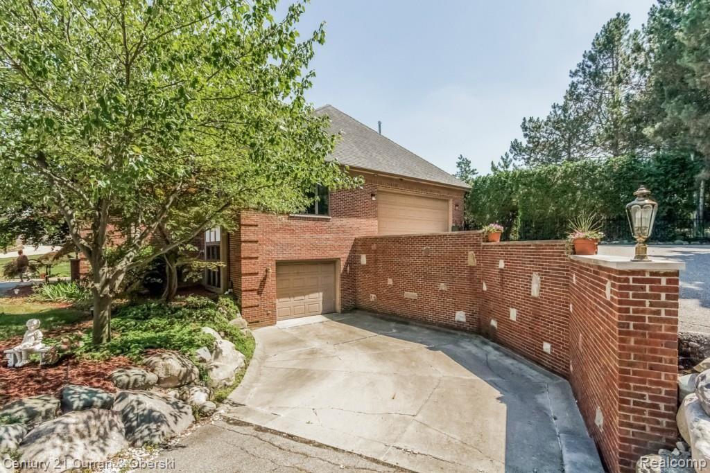 Farmington Hills, Michigan, 48331, United States, 6 Bedrooms Bedrooms, ,7 BathroomsBathrooms,Residential,For Sale,1914340