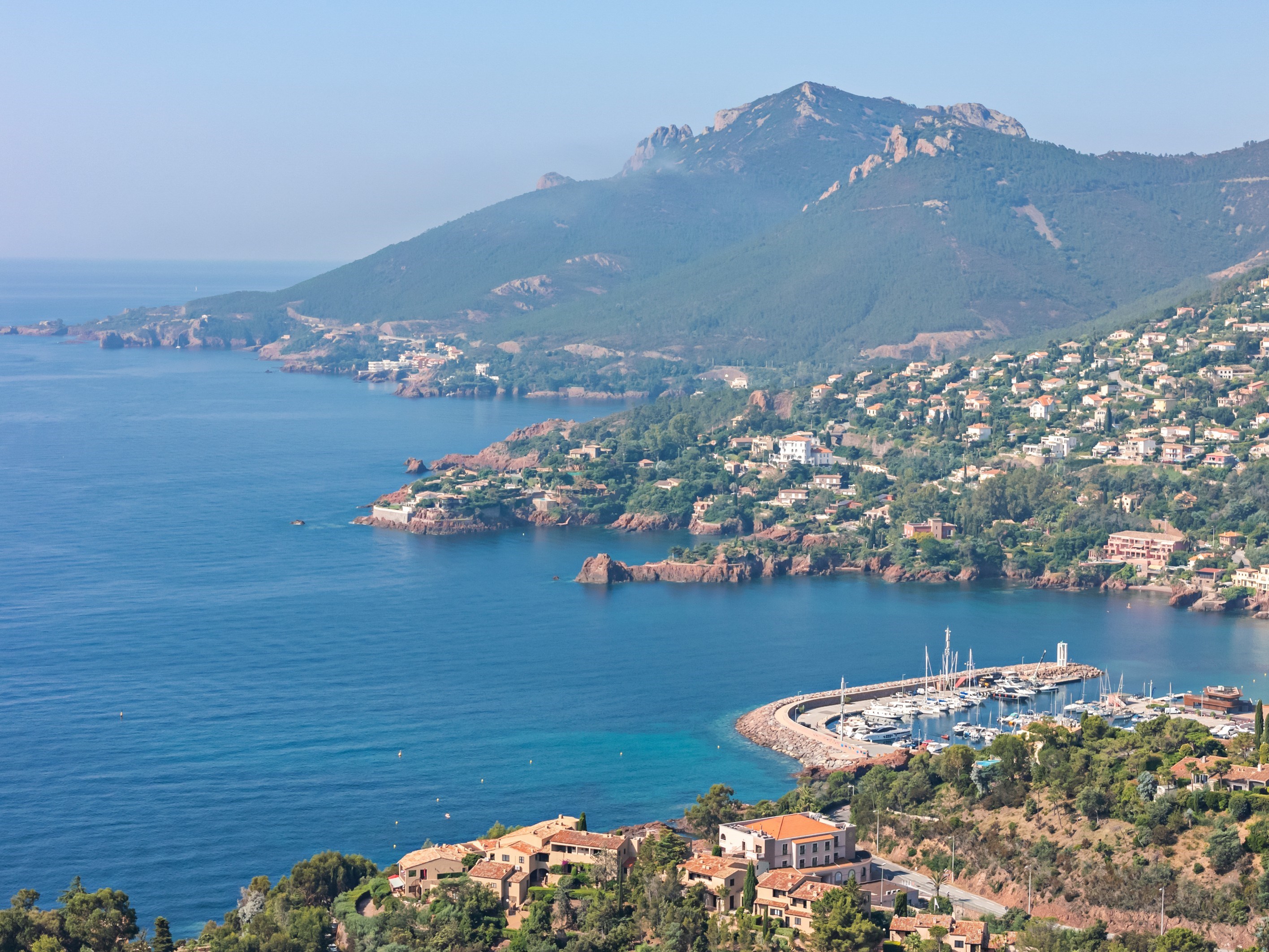  Sea view villa with approved renovation permit in Théoule-sur-Mer - 物件實景