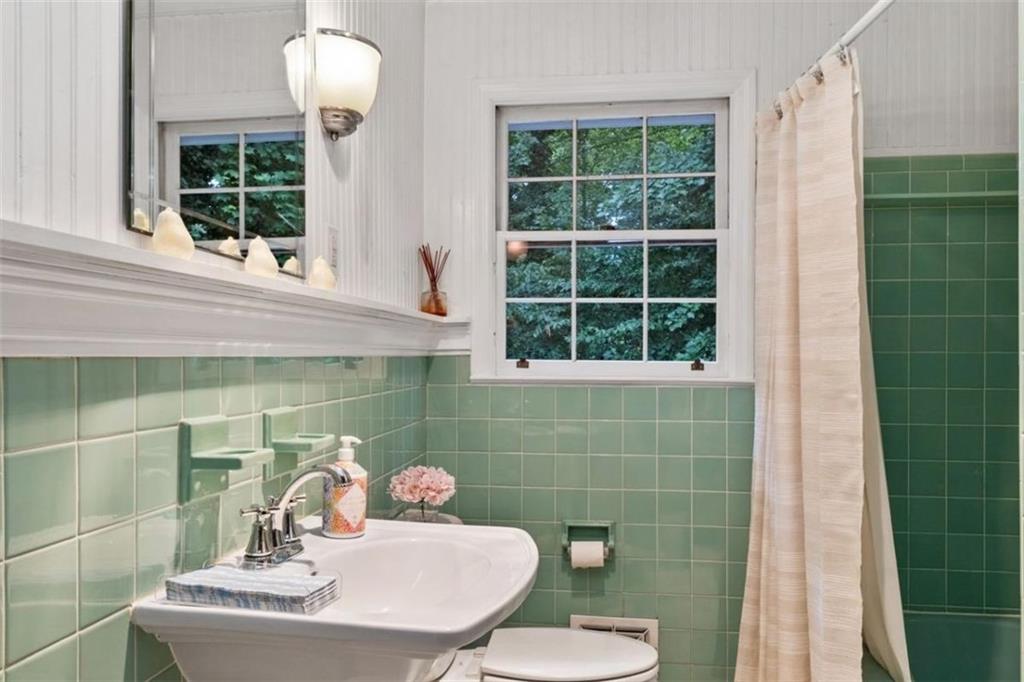 Sandy Springs, Georgia, 30342, United States, 4 Bedrooms Bedrooms, ,3 BathroomsBathrooms,Residential,For Sale,1912192