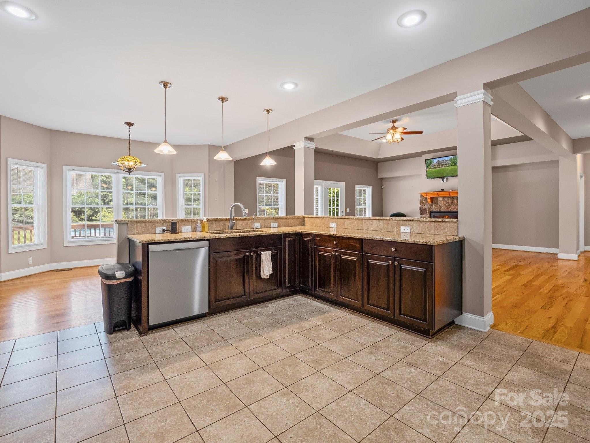 Lincolnton, North Carolina, 28092, United States, 4 Bedrooms Bedrooms, ,4 BathroomsBathrooms,Residential,For Sale,1864704