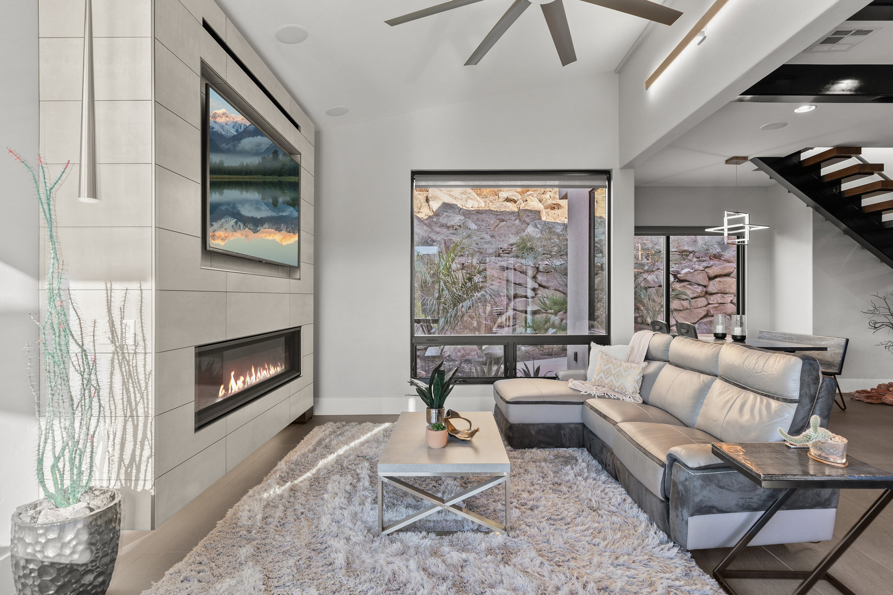  Modern Masterpiece With Breathtaking Mountain Views - 物件實景