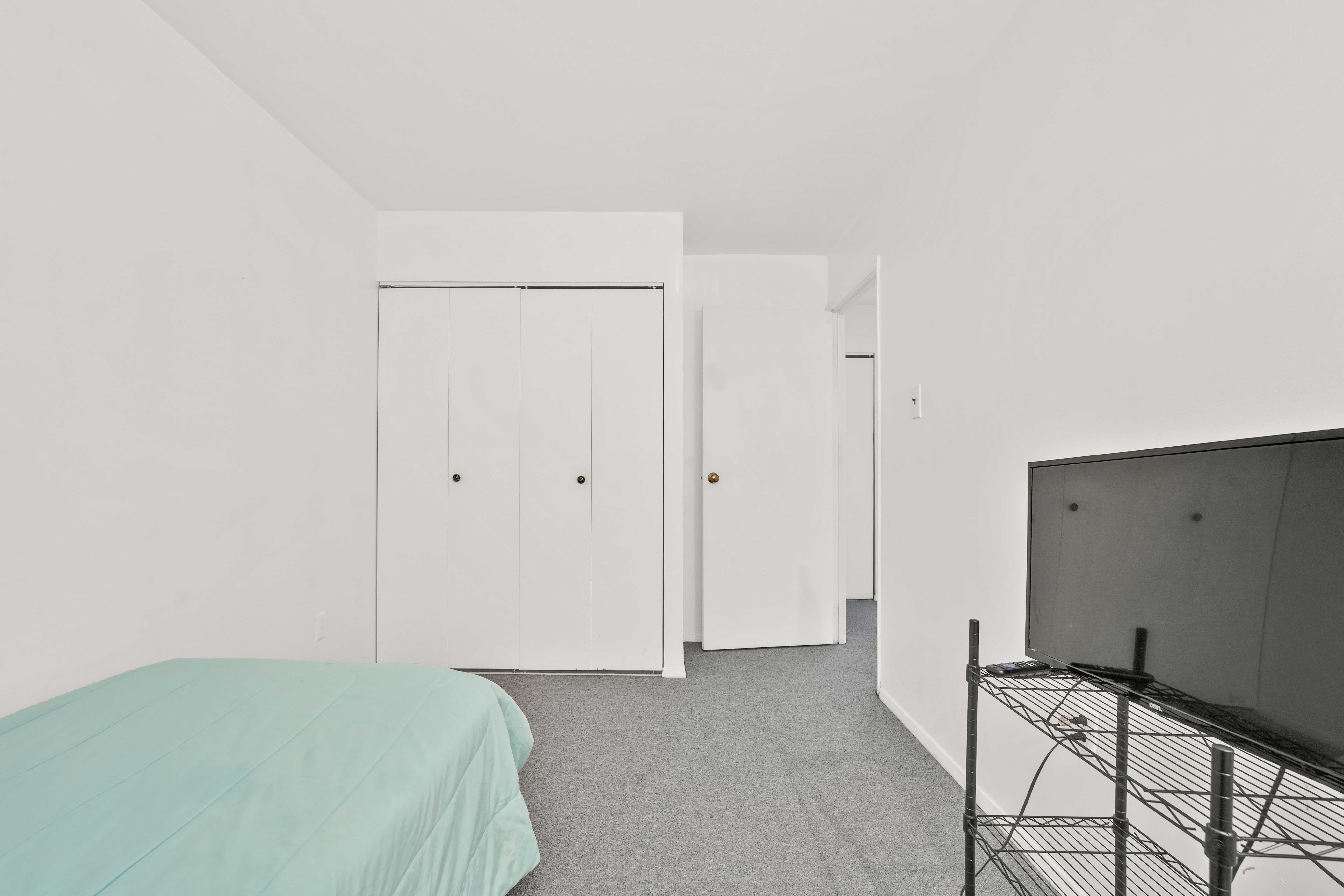 Bronx, New York, 10455, United States, 3 Bedrooms Bedrooms, ,2 BathroomsBathrooms,Residential,For Sale,1931439