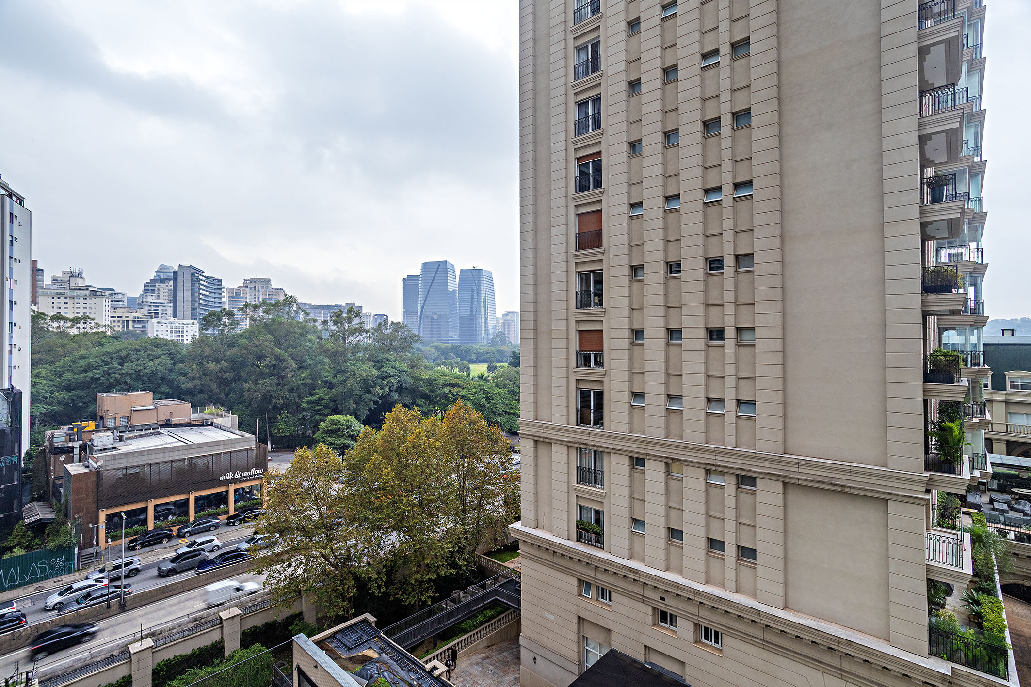  Park view, generous layout, and full amenities in a high-end building - 物件實景