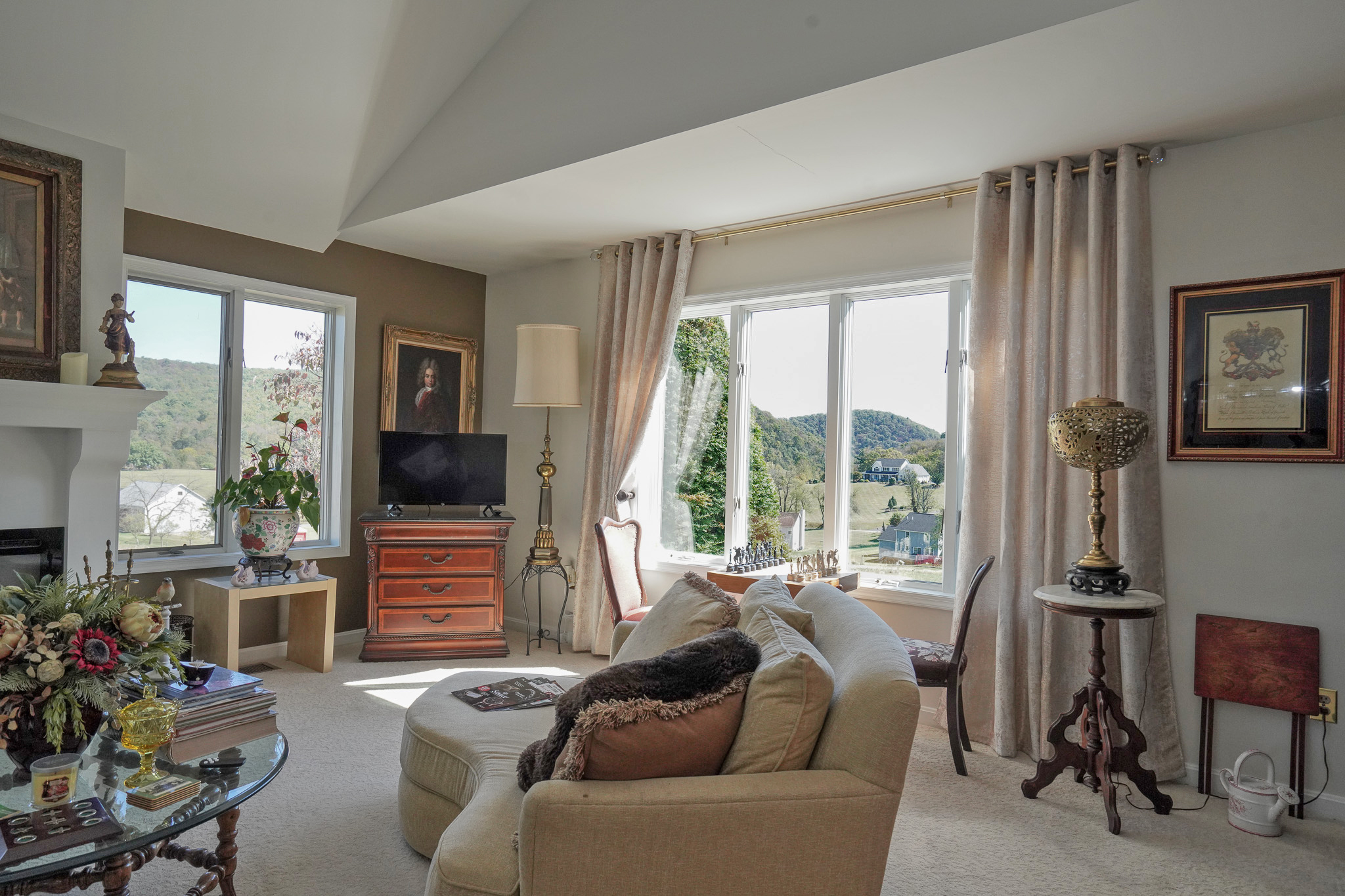 Tamaqua, Pennsylvania, 18252, United States, 4 Bedrooms Bedrooms, ,3 BathroomsBathrooms,Residential,For Sale,1980068