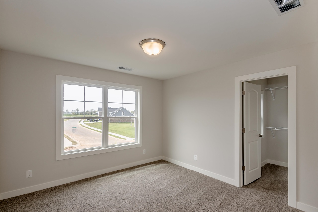 Bowling Green, Kentucky, 42104, United States, 4 Bedrooms Bedrooms, ,3 BathroomsBathrooms,Residential,For Sale,1913768