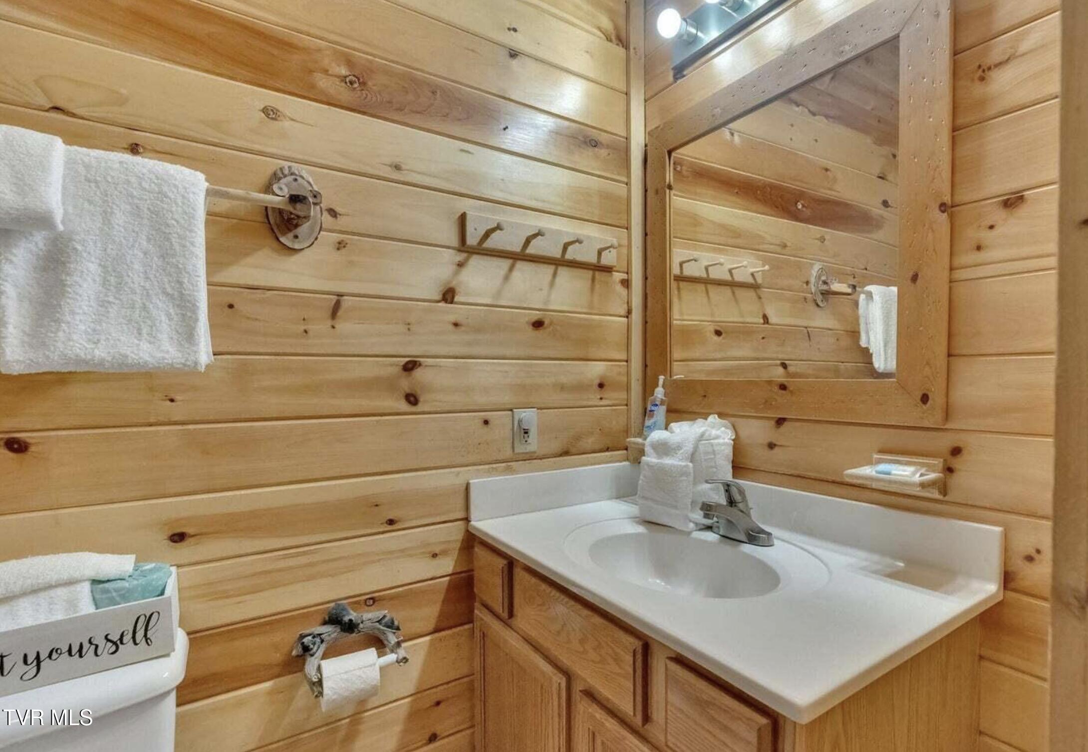 Sevierville, Tennessee, 37862, United States, 2 Bedrooms Bedrooms, ,2 BathroomsBathrooms,Residential,For Sale,2006449