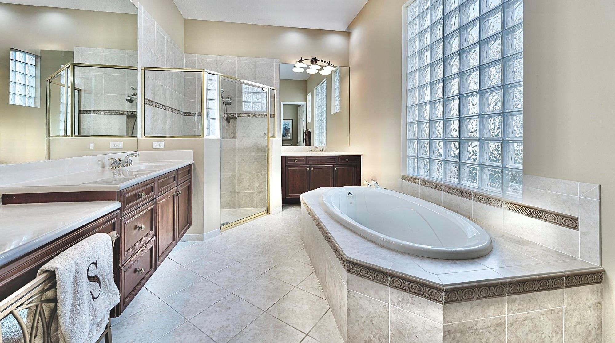 Wellington, Florida, 33411, United States, 3 Bedrooms Bedrooms, ,3 BathroomsBathrooms,Residential,For Sale,1977334