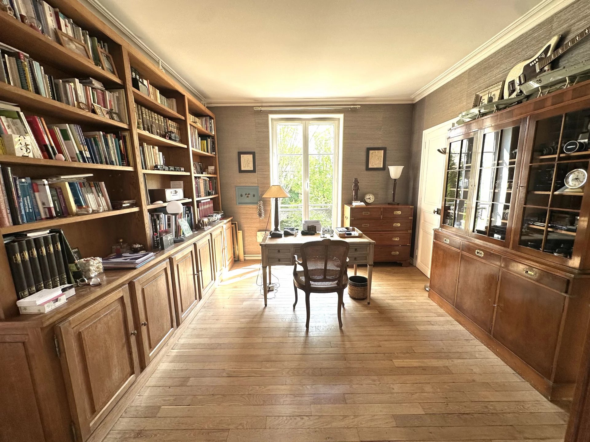 Le Vésinet, Île-de-France, 78110, FR, 6 Bedrooms Bedrooms, ,5 BathroomsBathrooms,Residential,For Sale,1994662